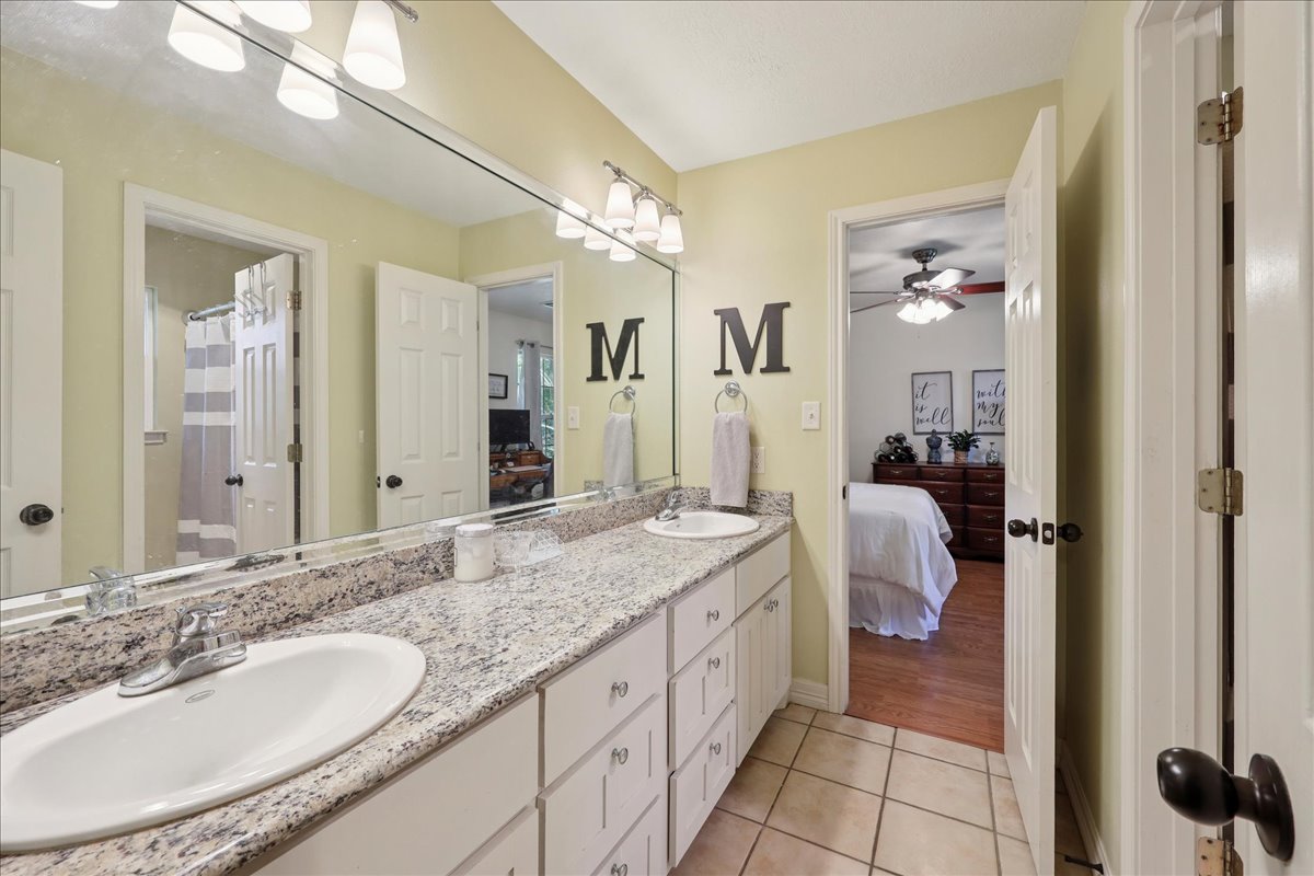 Kountze, Texas, 77625, United States, 5 Bedrooms Bedrooms, ,4 BathroomsBathrooms,Residential,For Sale,1903707