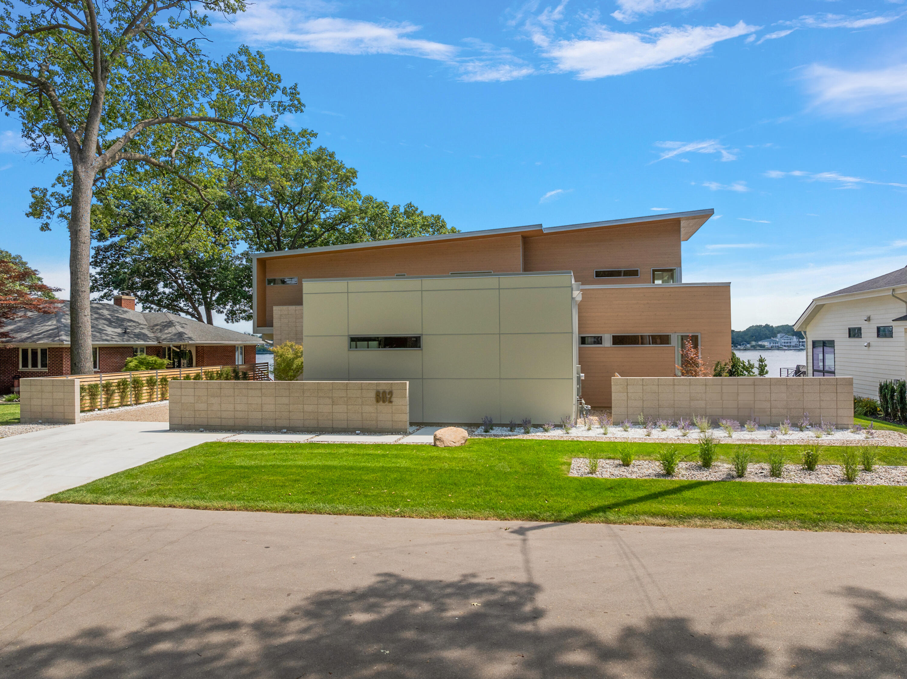 Holland, Michigan, 49424, United States, 3 Bedrooms Bedrooms, ,4 BathroomsBathrooms,Residential,For Sale,1948148