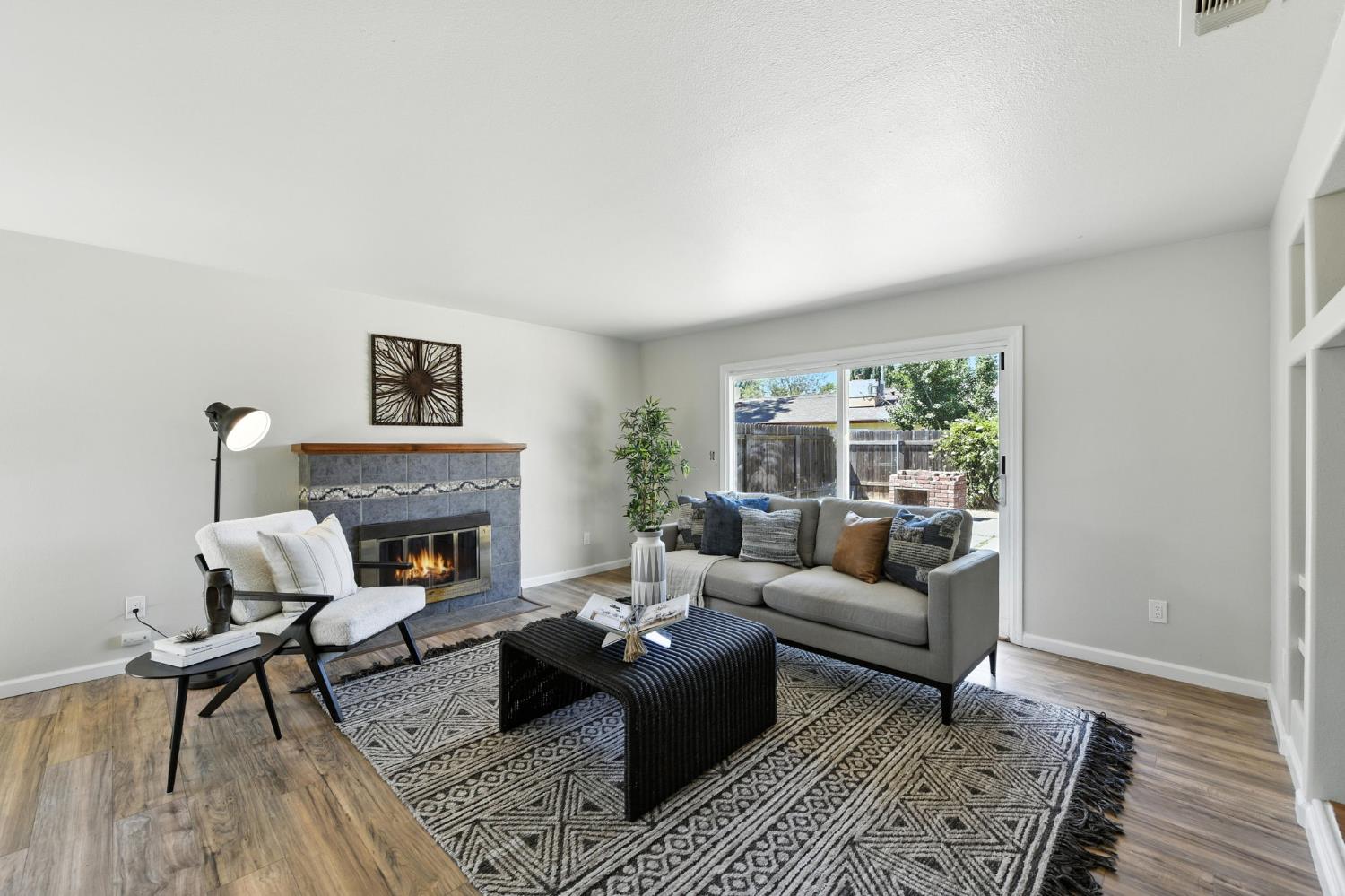 Roseville, California, 95678, United States, 4 Bedrooms Bedrooms, ,2 BathroomsBathrooms,Residential,For Sale,1891756