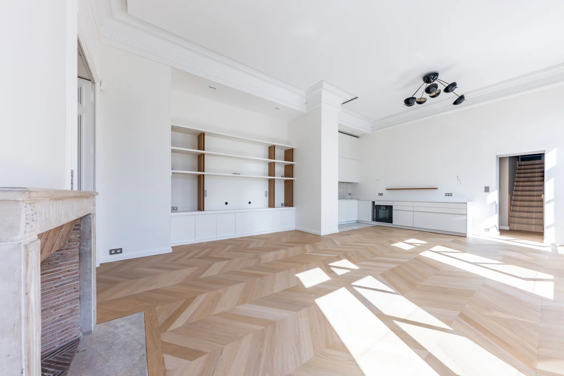 Paris 8th, Île-de-France, 75008, FR, 4 Bedrooms Bedrooms, ,4 BathroomsBathrooms,Residential,For Sale,1865349