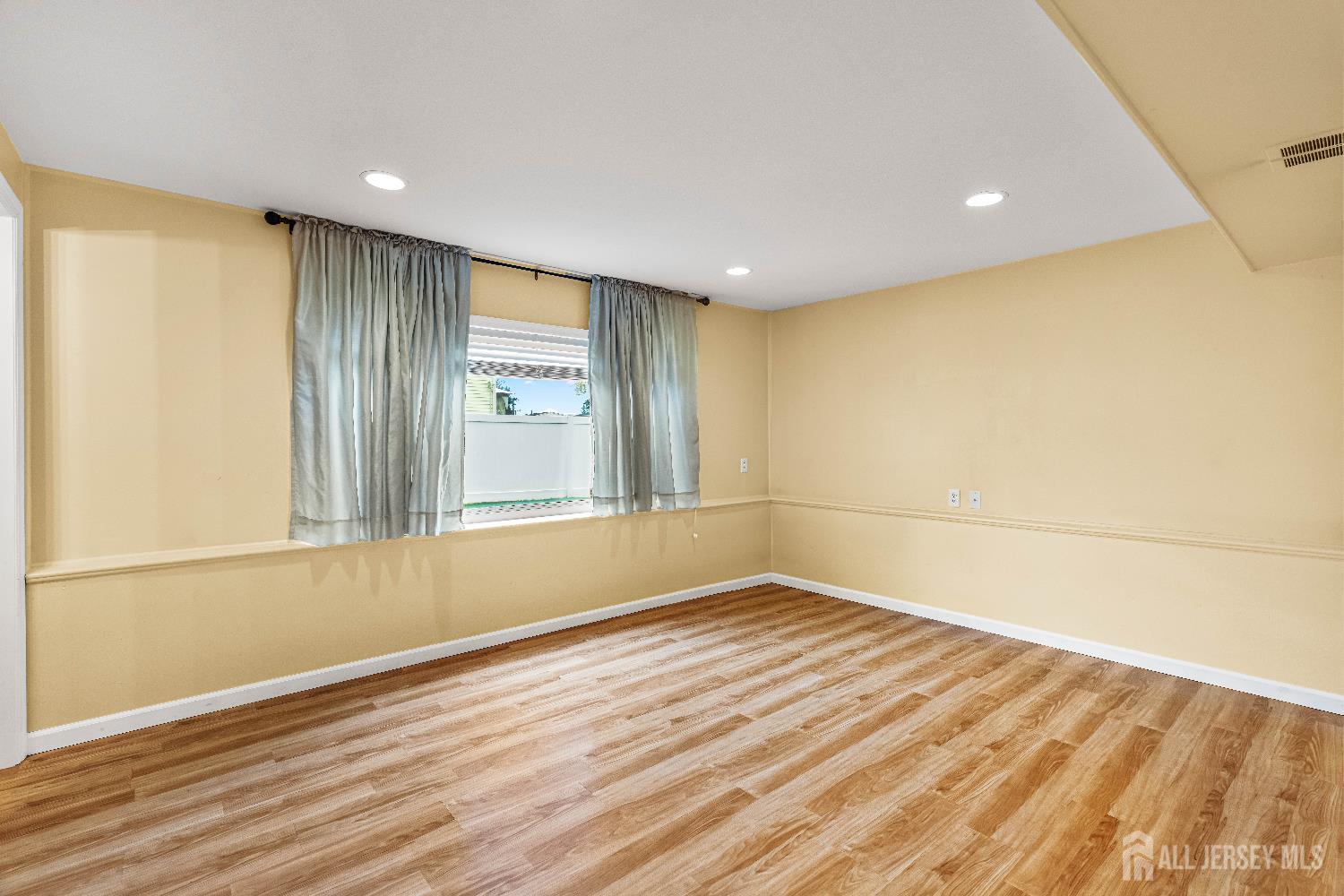 Old Bridge, New Jersey, 08857, United States, 4 Bedrooms Bedrooms, ,2 BathroomsBathrooms,Residential,For Sale,1983937