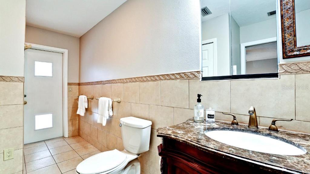 Bradenton, Florida, 34209, United States, 3 Bedrooms Bedrooms, ,4 BathroomsBathrooms,Residential,For Sale,1896605