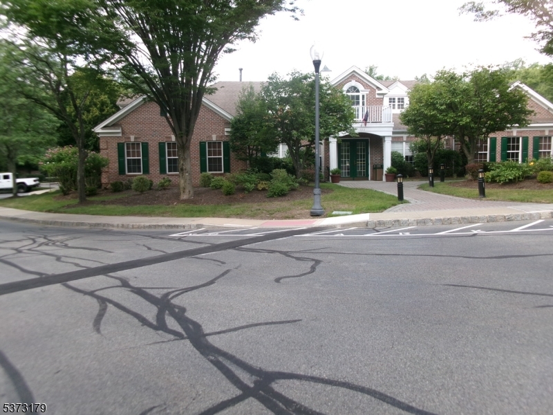 Wayne Twp., New Jersey, 07470, United States, 2 Bedrooms Bedrooms, ,2 BathroomsBathrooms,Residential,For Sale,1970716