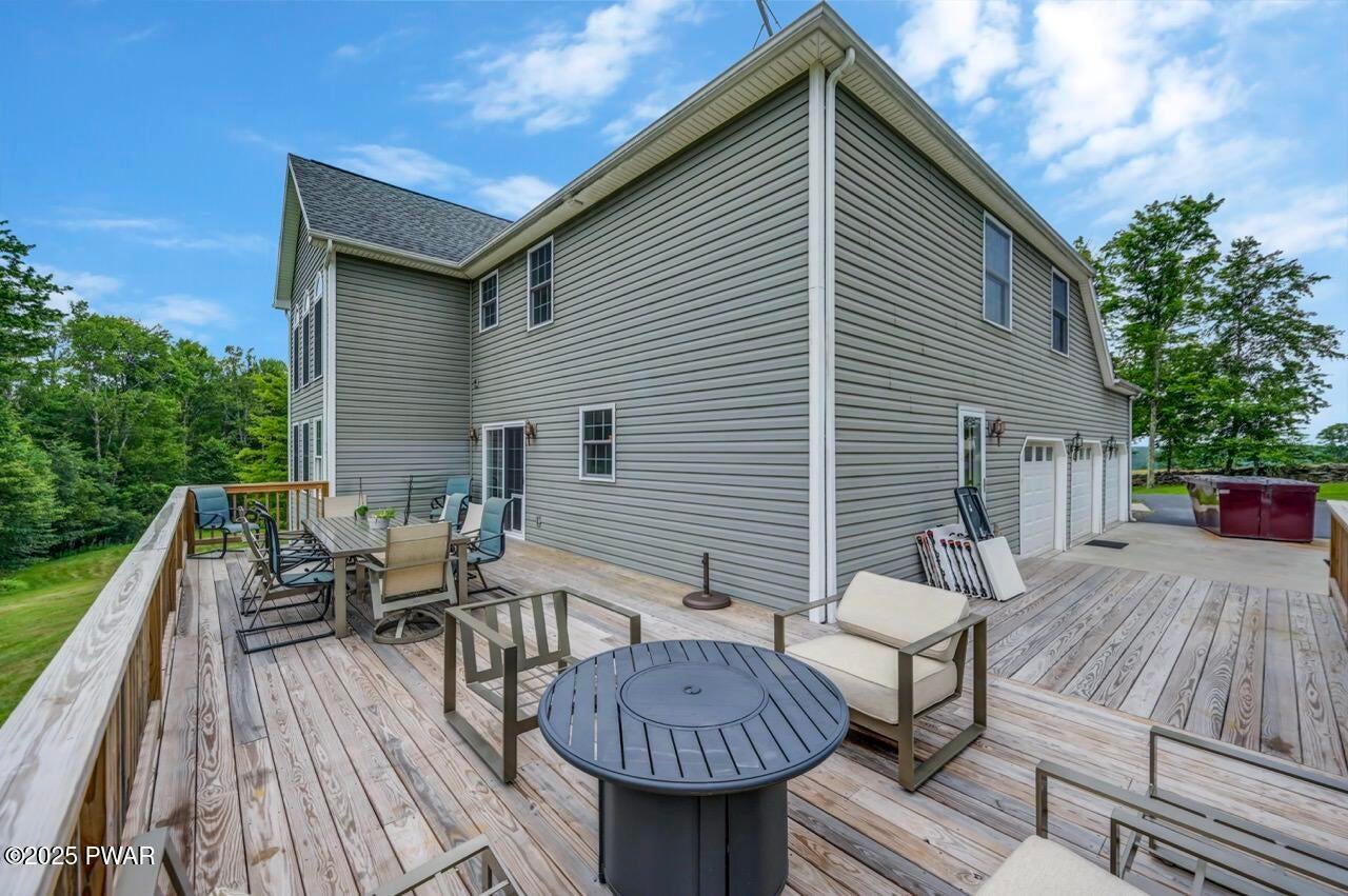 Honesdale, Pennsylvania, 18431, United States, 5 Bedrooms Bedrooms, ,4 BathroomsBathrooms,Residential,For Sale,1973688