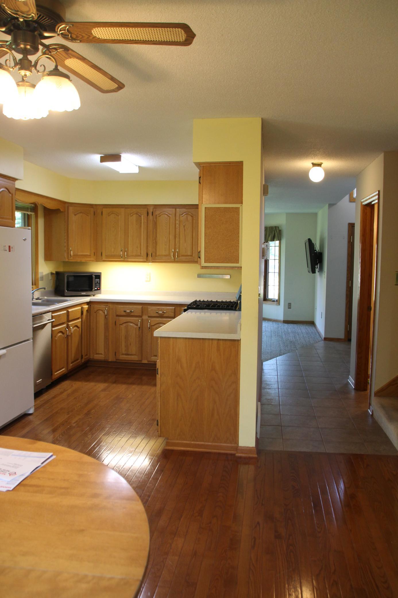 Lakeville, Minnesota, 55044, United States, 3 Bedrooms Bedrooms, ,2 BathroomsBathrooms,Residential,For Sale,1941010