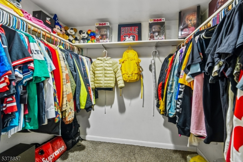 Belleville Twp., New Jersey, 07109, United States, 4 Bedrooms Bedrooms, ,2 BathroomsBathrooms,Residential,For Sale,1988338