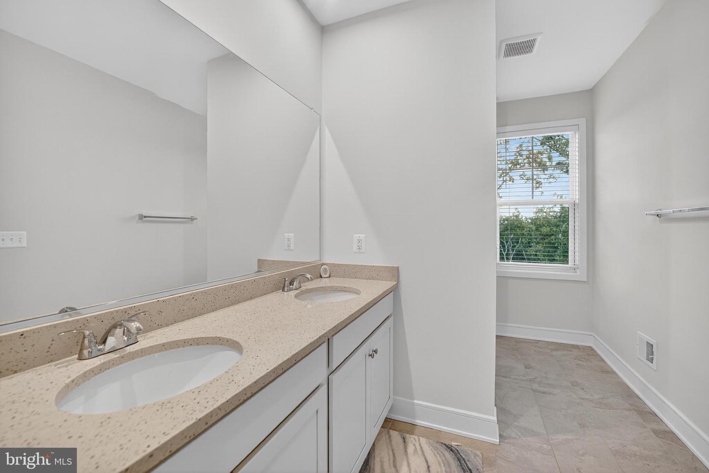 Lake Frederick, Virginia, 22630, United States, 4 Bedrooms Bedrooms, ,4 BathroomsBathrooms,Residential,For Sale,1940698