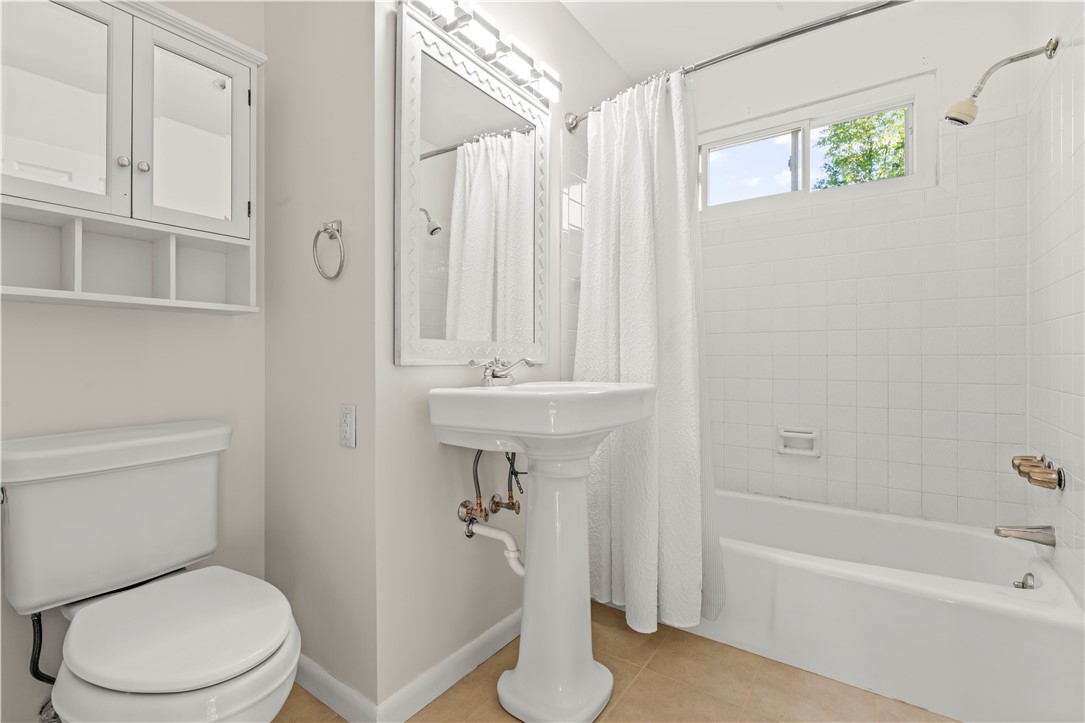 Mcmurray, Pennsylvania, 15317, United States, 3 Bedrooms Bedrooms, ,3 BathroomsBathrooms,Residential,For Sale,1981019