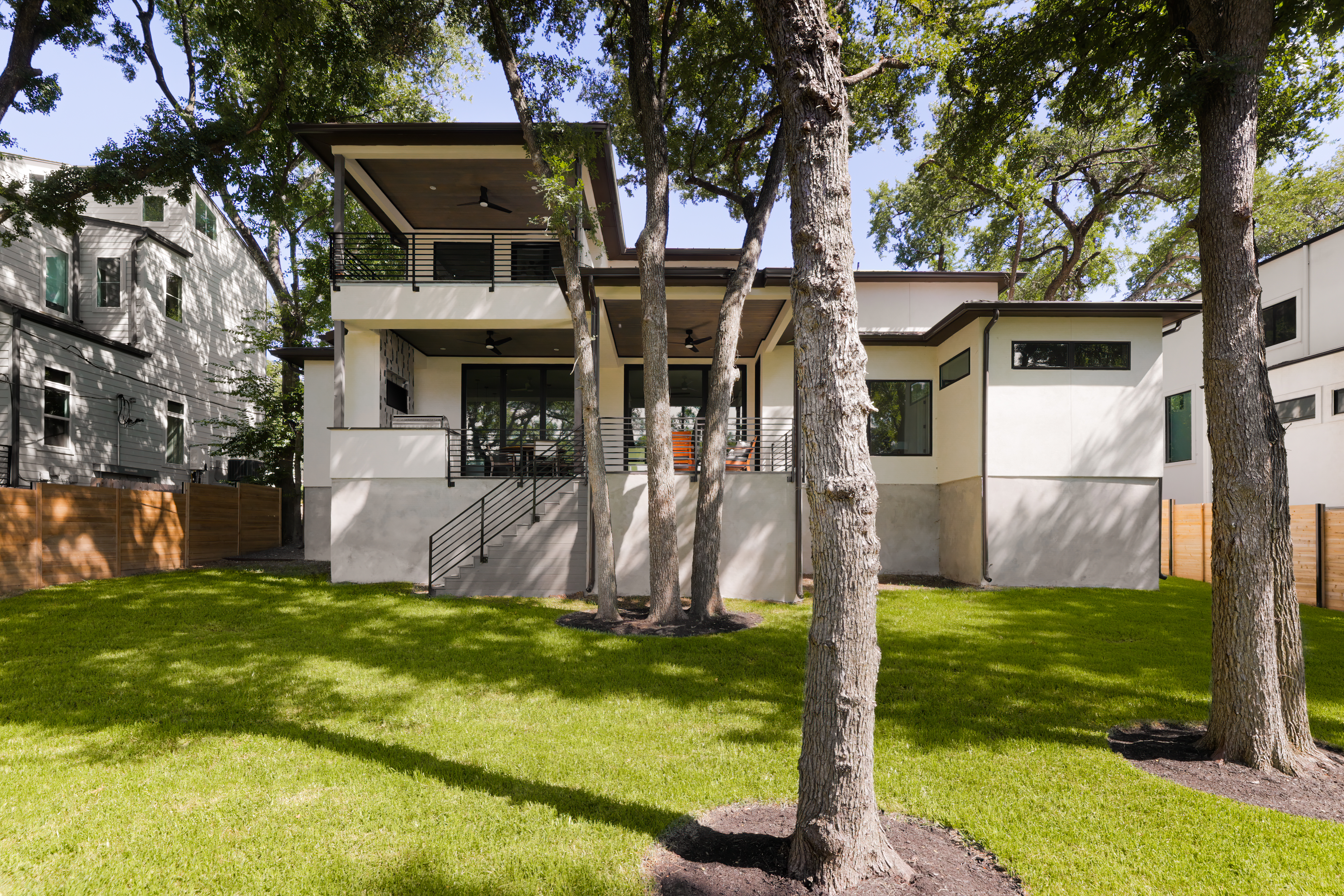  Modern Design and Privacy in the Heart of Barton Hills - 物件實景