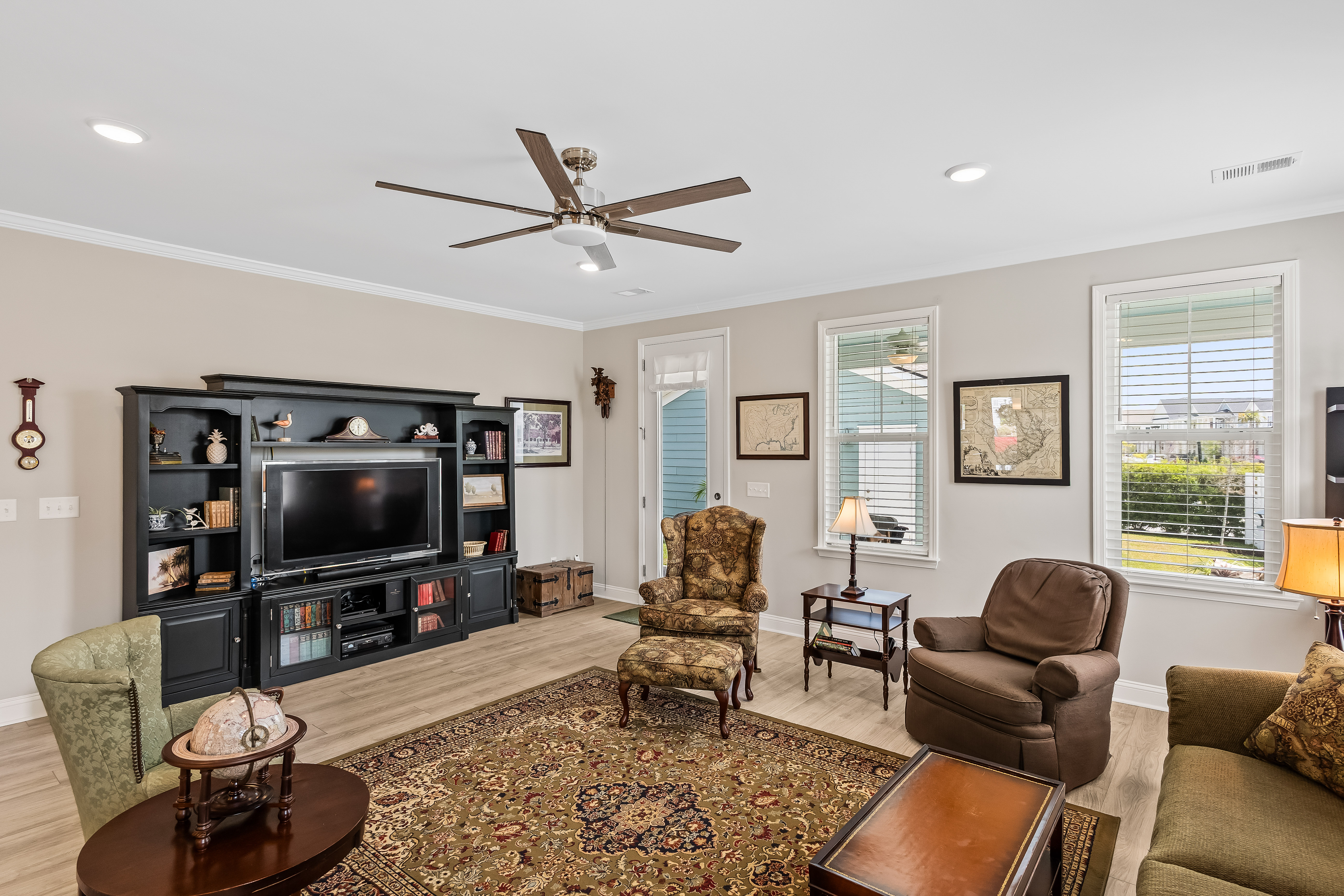  216 Symphony Avenue - 物件實景