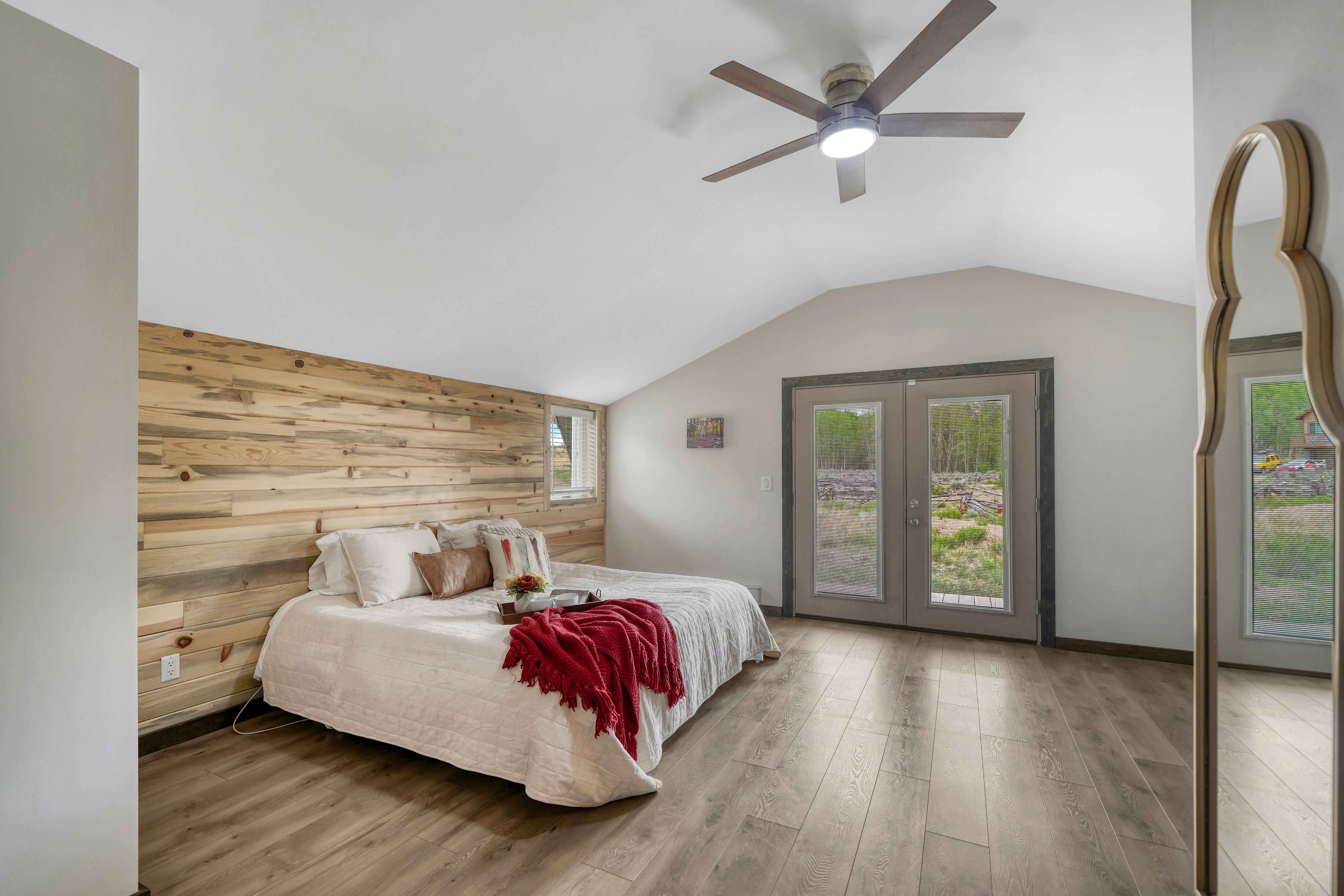  Remodeled Beaver Lakes Chalet with Lake & Mountain Views - 物件實景