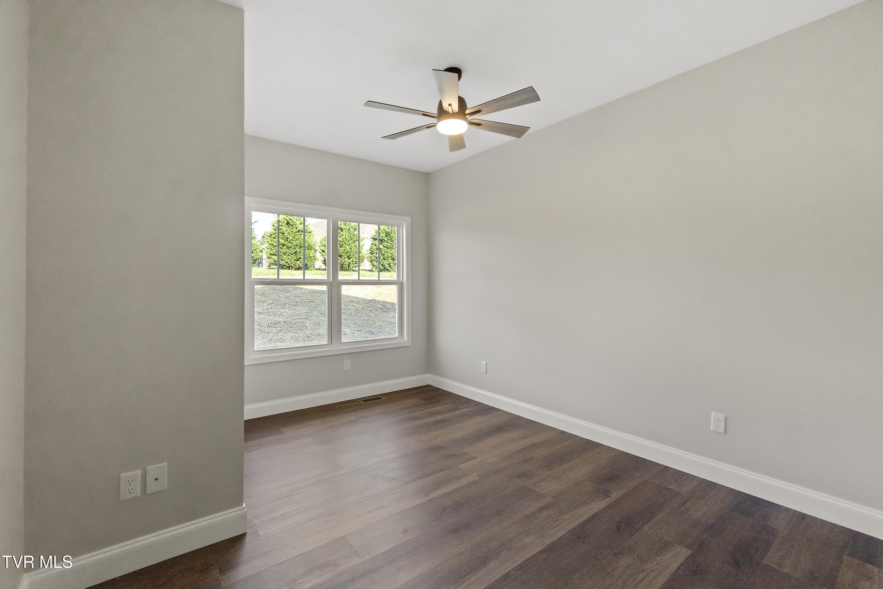 Greeneville, Tennessee, 37745, United States, 3 Bedrooms Bedrooms, ,2 BathroomsBathrooms,Residential,For Sale,1984464