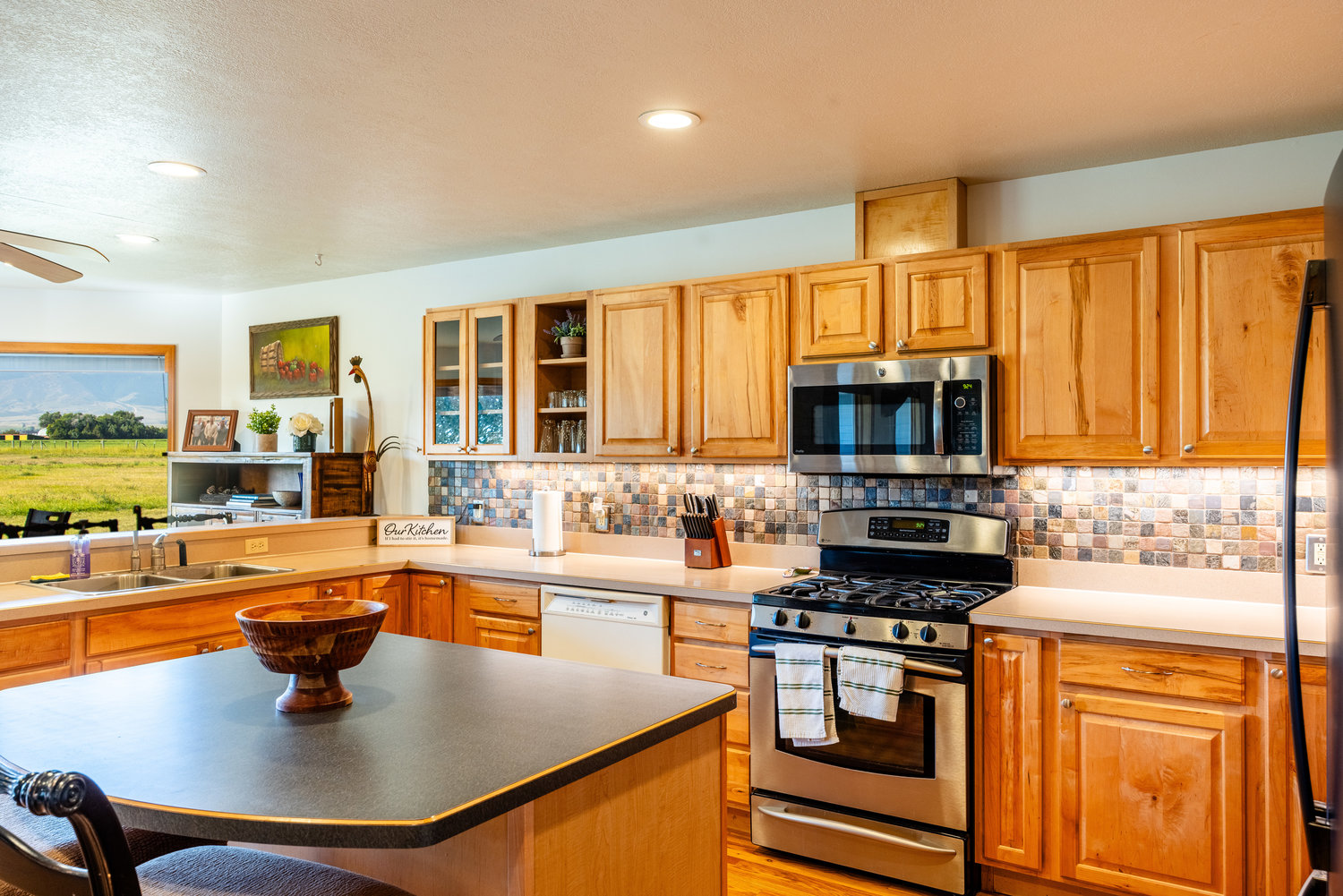 Sheridan, Wyoming, 82801, United States, 3 Bedrooms Bedrooms, ,2 BathroomsBathrooms,Residential,For Sale,1941292