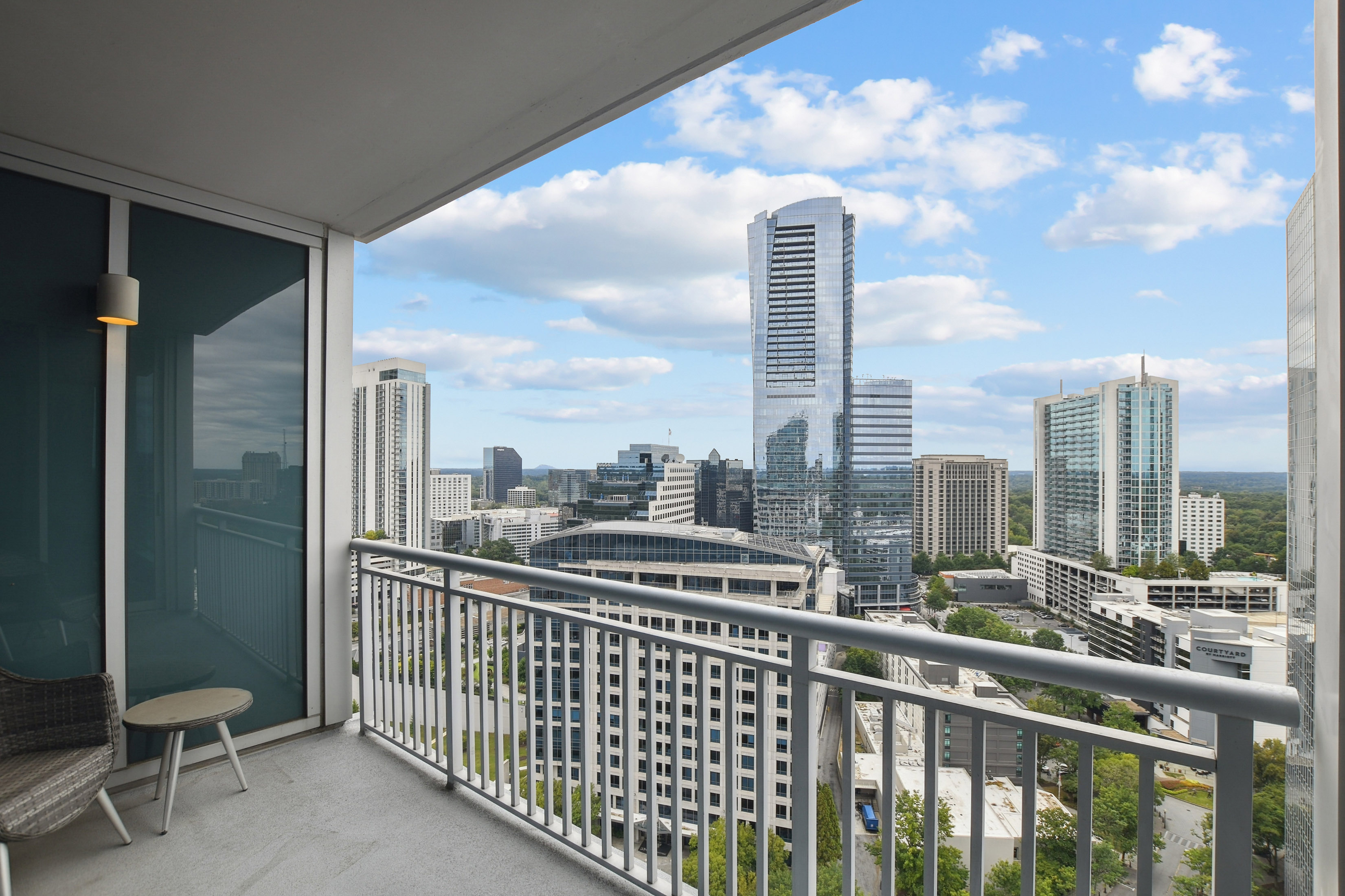  Stunning Two Bedroom Buckhead Condo with Breathtaking Corner Views - 物件實景