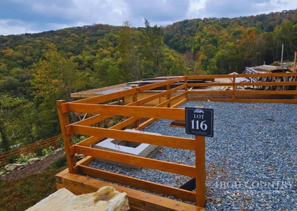 Seven Devils, North Carolina, 28604, United States, 2 Bedrooms Bedrooms, ,3 BathroomsBathrooms,Residential,For Sale,2020628