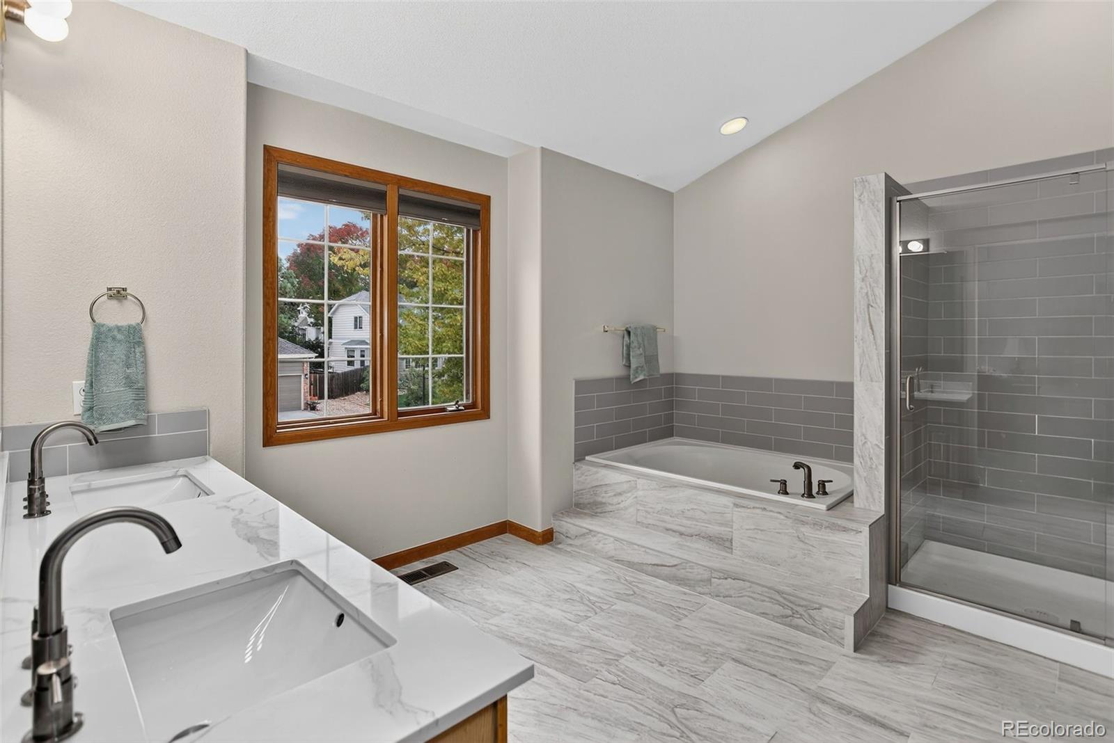 Littleton, Colorado, 80127, United States, 4 Bedrooms Bedrooms, ,3 BathroomsBathrooms,Residential,For Sale,1992155