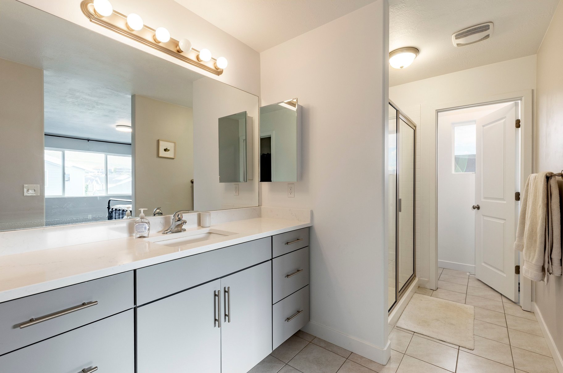  Clean and Updated End Unit Townhome - 物件實景