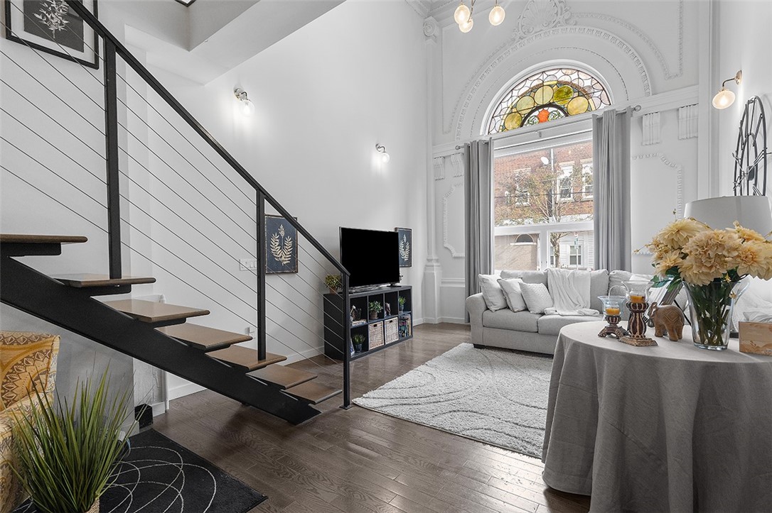 South Side, Pennsylvania, 15203, United States, 2 Bedrooms Bedrooms, ,3 BathroomsBathrooms,Residential,For Sale,1991307