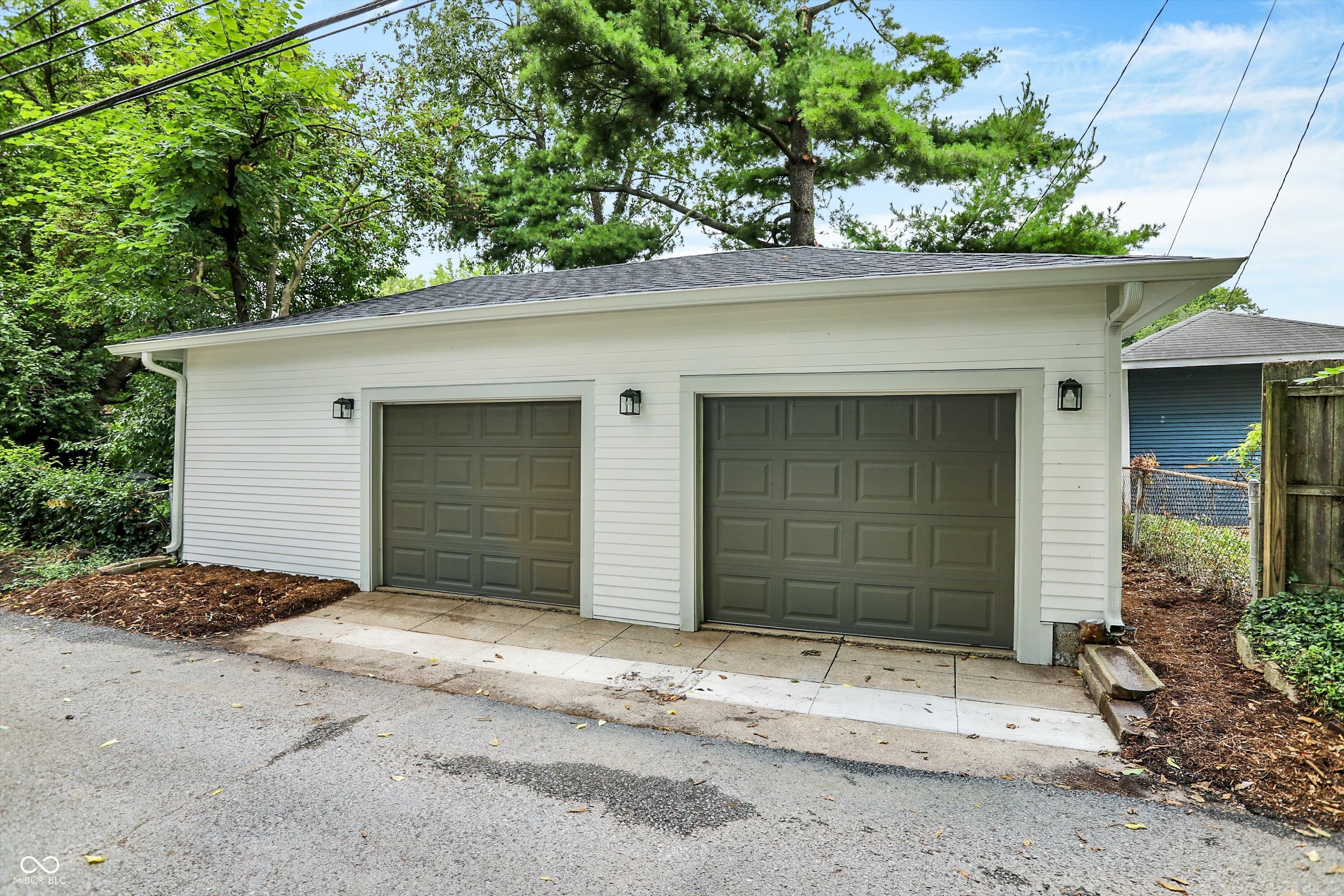 Indianapolis, Indiana, 46205, United States, 3 Bedrooms Bedrooms, ,3 BathroomsBathrooms,Residential,For Sale,1982816