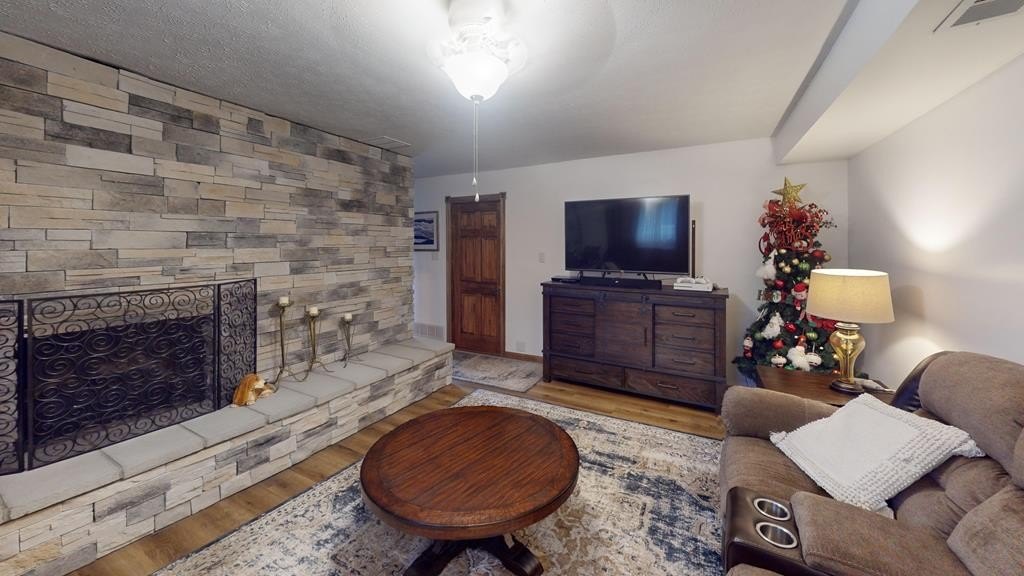 Pedro, Ohio, 45659, United States, 4 Bedrooms Bedrooms, ,3 BathroomsBathrooms,Residential,For Sale,2005116