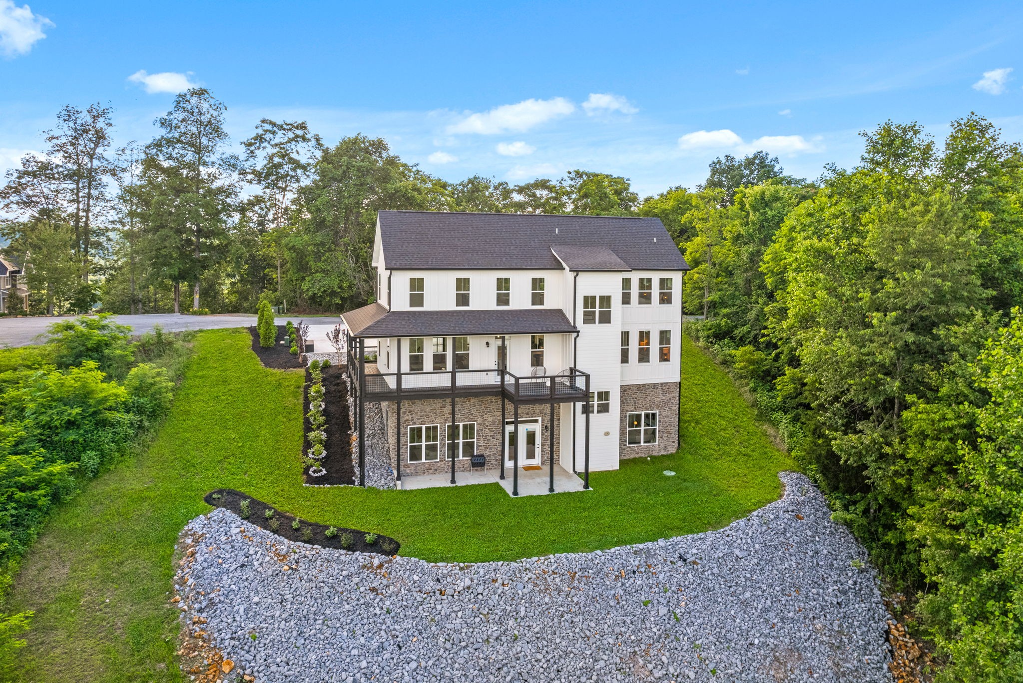 Smithville, Tennessee, 37166, United States, 3 Bedrooms Bedrooms, ,4 BathroomsBathrooms,Residential,For Sale,1935020