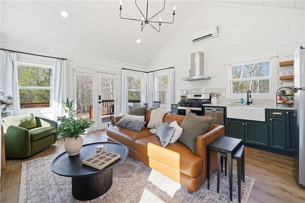 Talking Rock, Georgia, 30175, United States, 1 Bedroom Bedrooms, ,1 BathroomBathrooms,Residential,For Sale,2005739