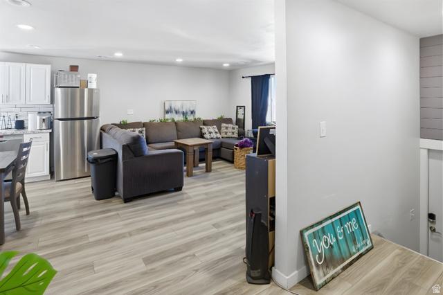 Layton, Utah, 84041, United States, 4 Bedrooms Bedrooms, ,4 BathroomsBathrooms,Residential,For Sale,1990217