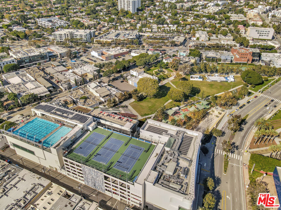 West Hollywood, California, 90069, United States, 3 Bedrooms Bedrooms, ,3 BathroomsBathrooms,Residential,For Sale,1999893