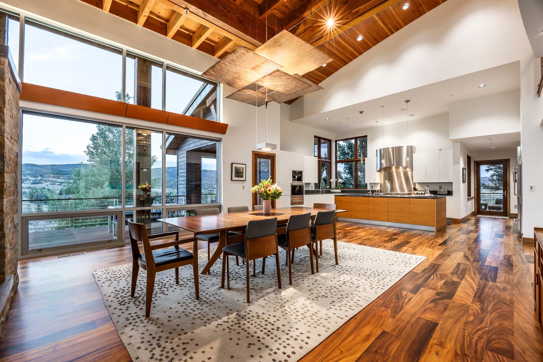  Private Park City Home with Views, Two Offices, and Six-Car Garage - 物件實景