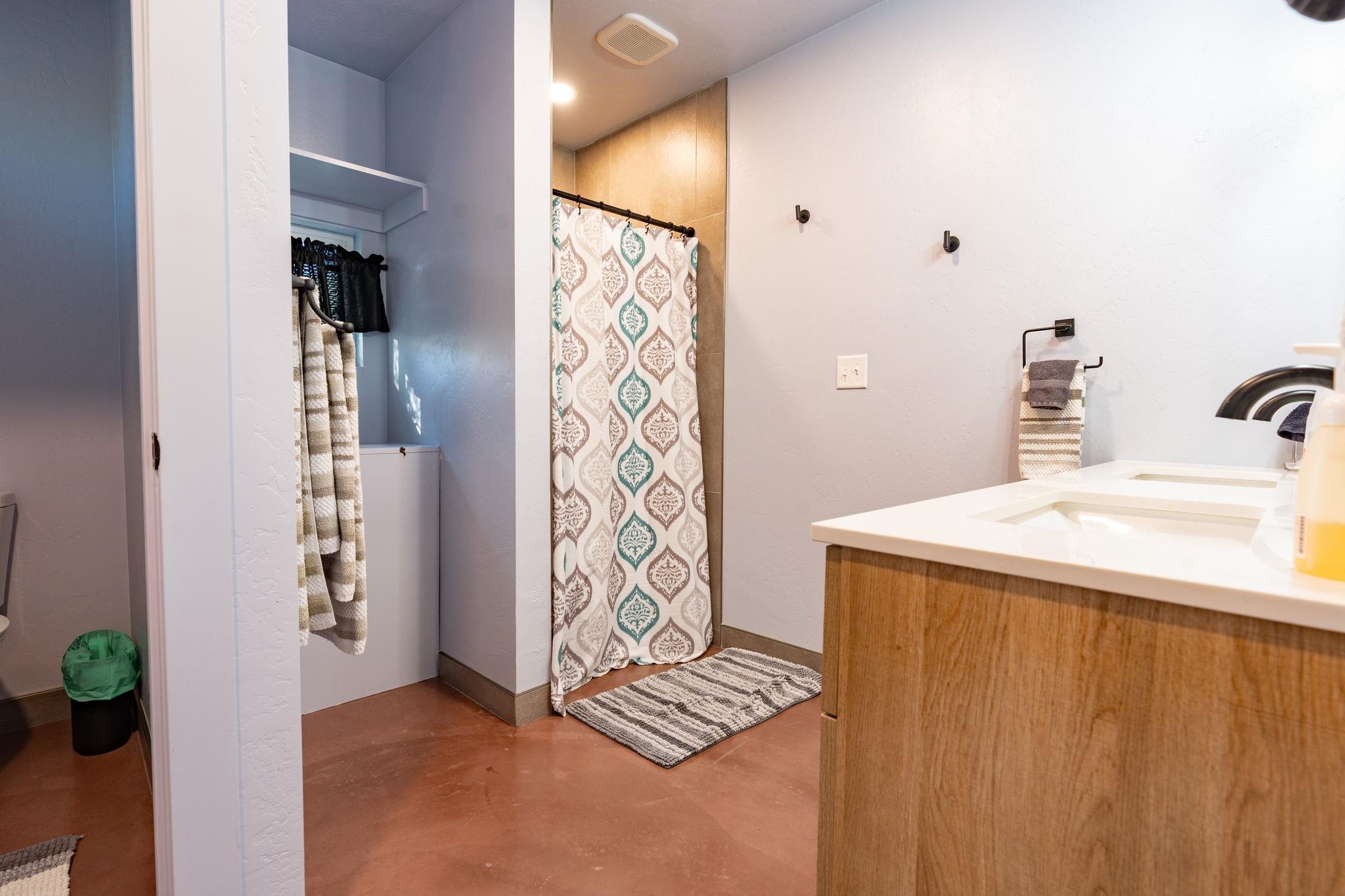 Palisade, Colorado, 81526, United States, 5 Bedrooms Bedrooms, ,6 BathroomsBathrooms,Residential,For Sale,2007514