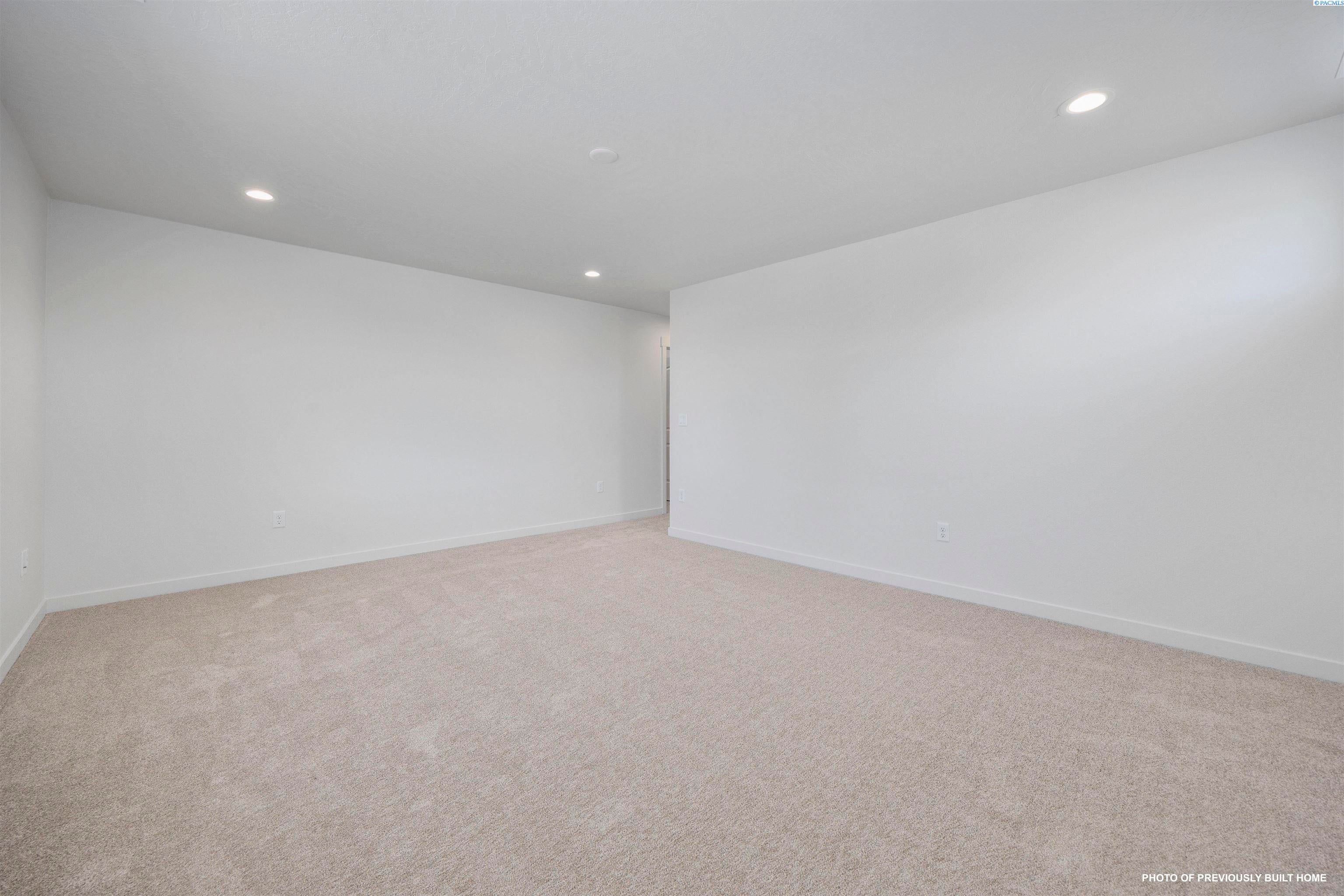 Prosser, Washington, 99350, United States, 5 Bedrooms Bedrooms, ,3 BathroomsBathrooms,Residential,For Sale,1924139