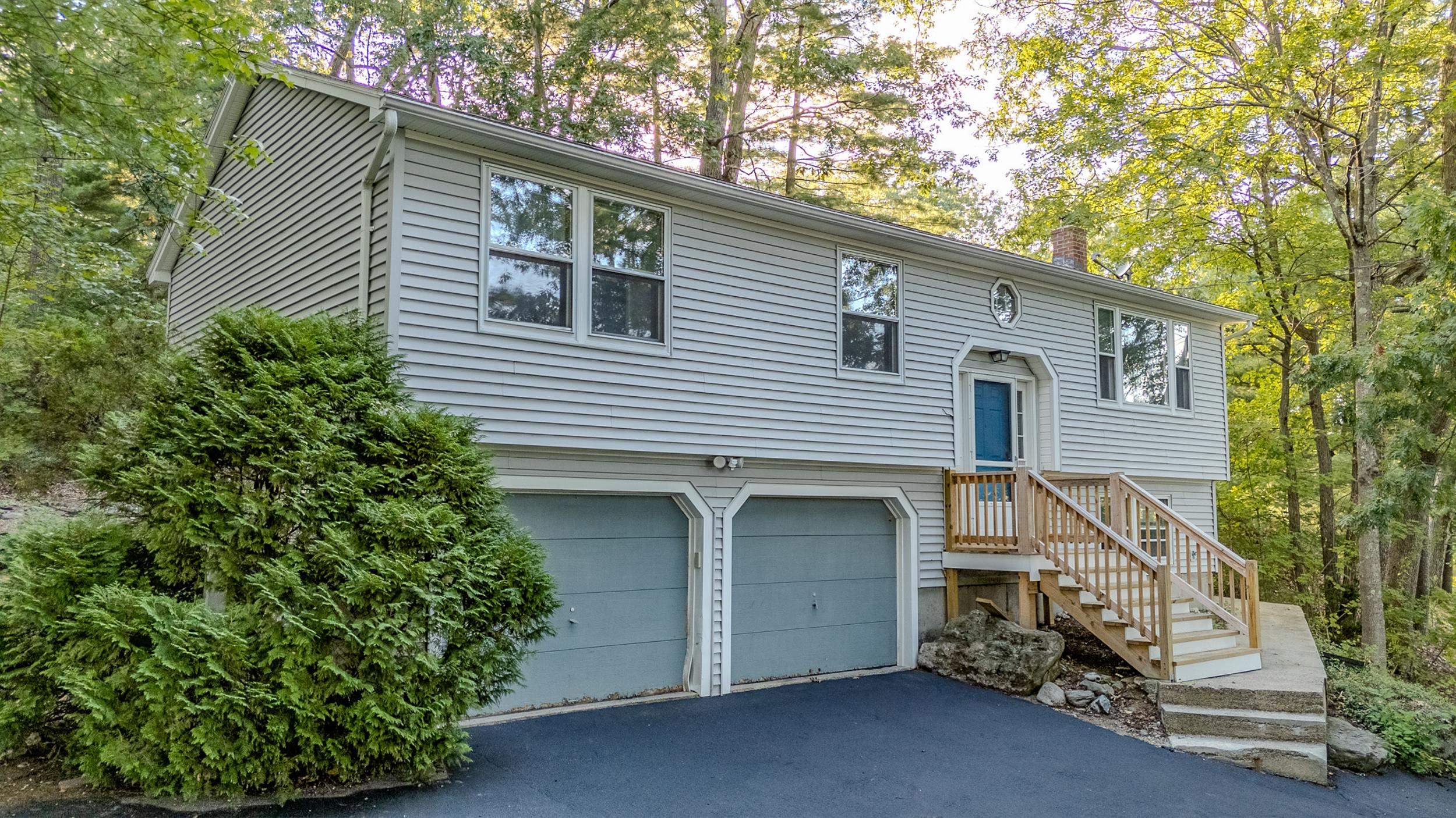 Nashua, New Hampshire, 03061, United States, 3 Bedrooms Bedrooms, ,1 BathroomBathrooms,Residential,For Sale,1942147
