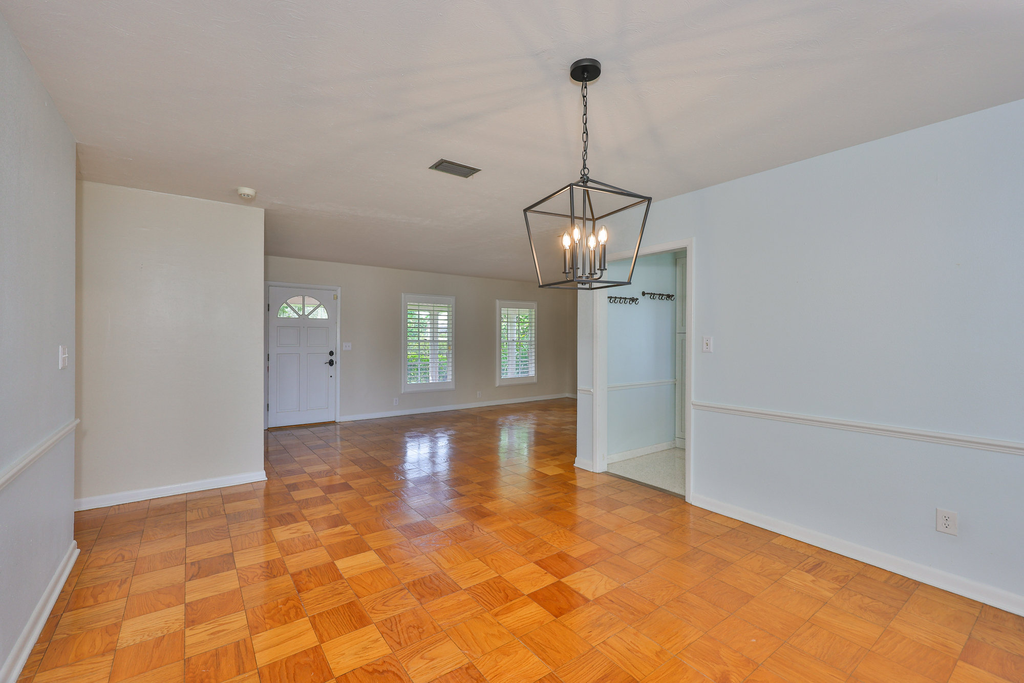 Dover, Florida, 33527, United States, 3 Bedrooms Bedrooms, ,2 BathroomsBathrooms,Residential,For Sale,1983531