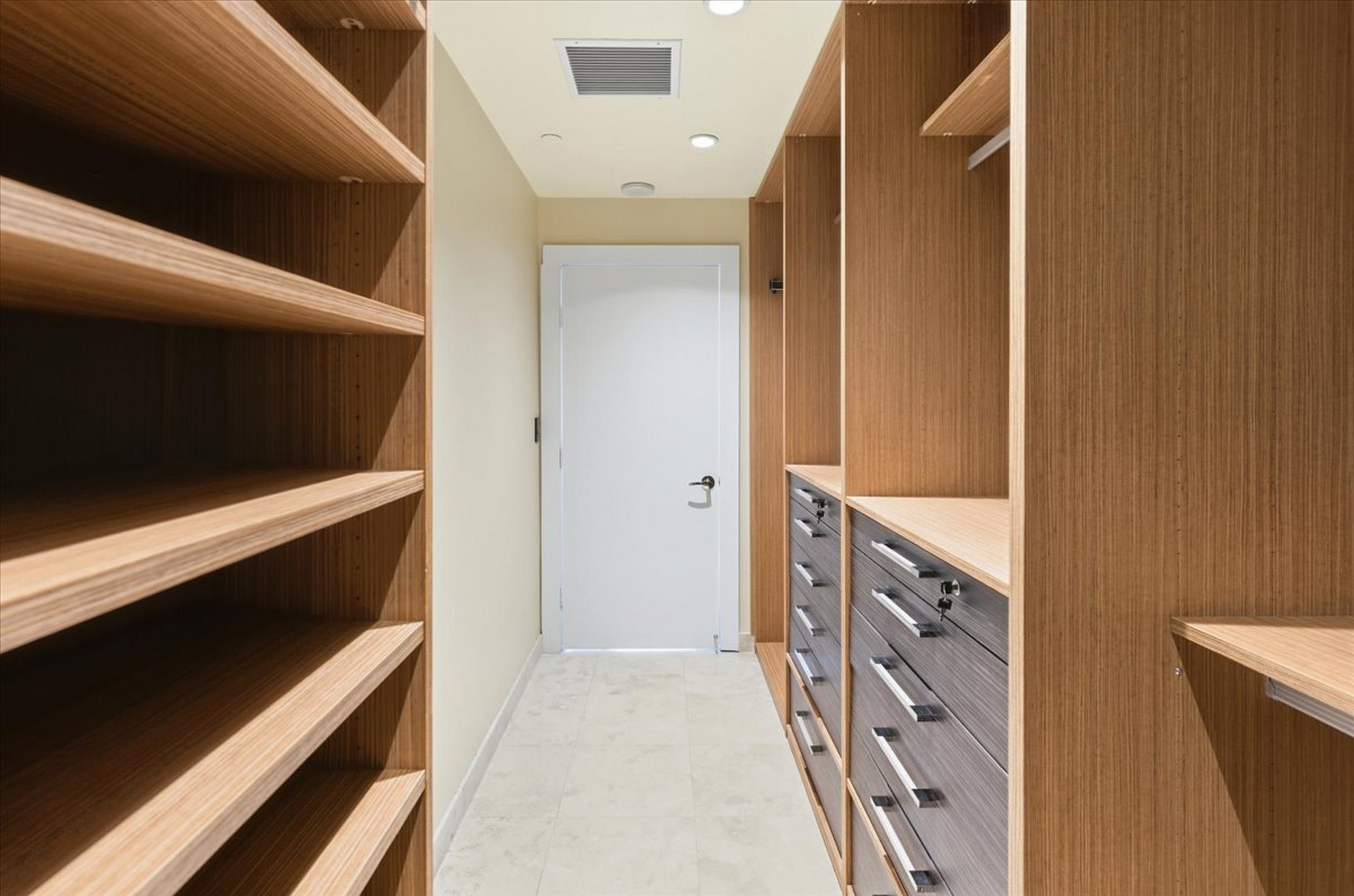  900 Biscayne Blvd, Miami, FL, 33132 - 物件實景