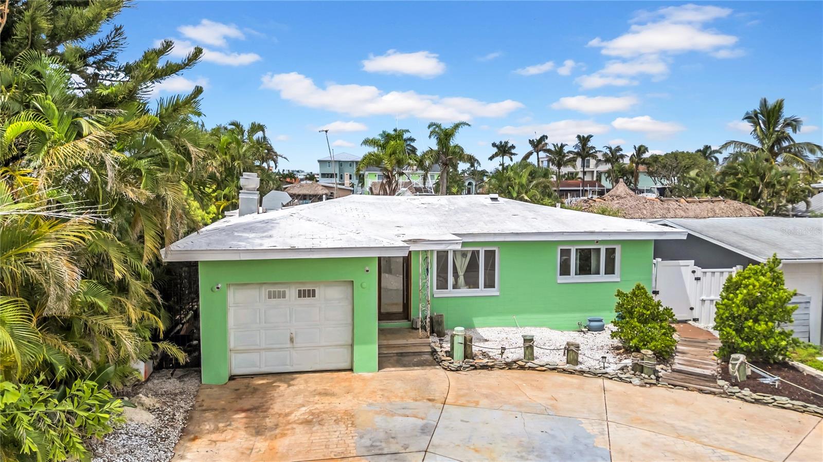 Redington Beach, Florida, 33708, United States, 2 Bedrooms Bedrooms, ,2 BathroomsBathrooms,Residential,For Sale,1978870