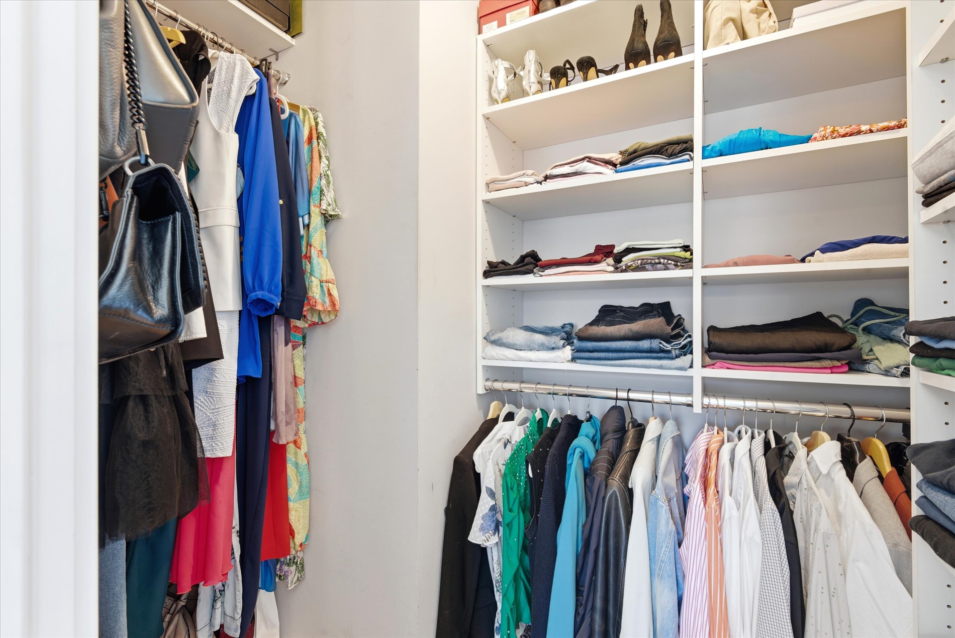 Howard Beach, New York, 11414, United States, 3 Bedrooms Bedrooms, ,2 BathroomsBathrooms,Residential,For Sale,2010836