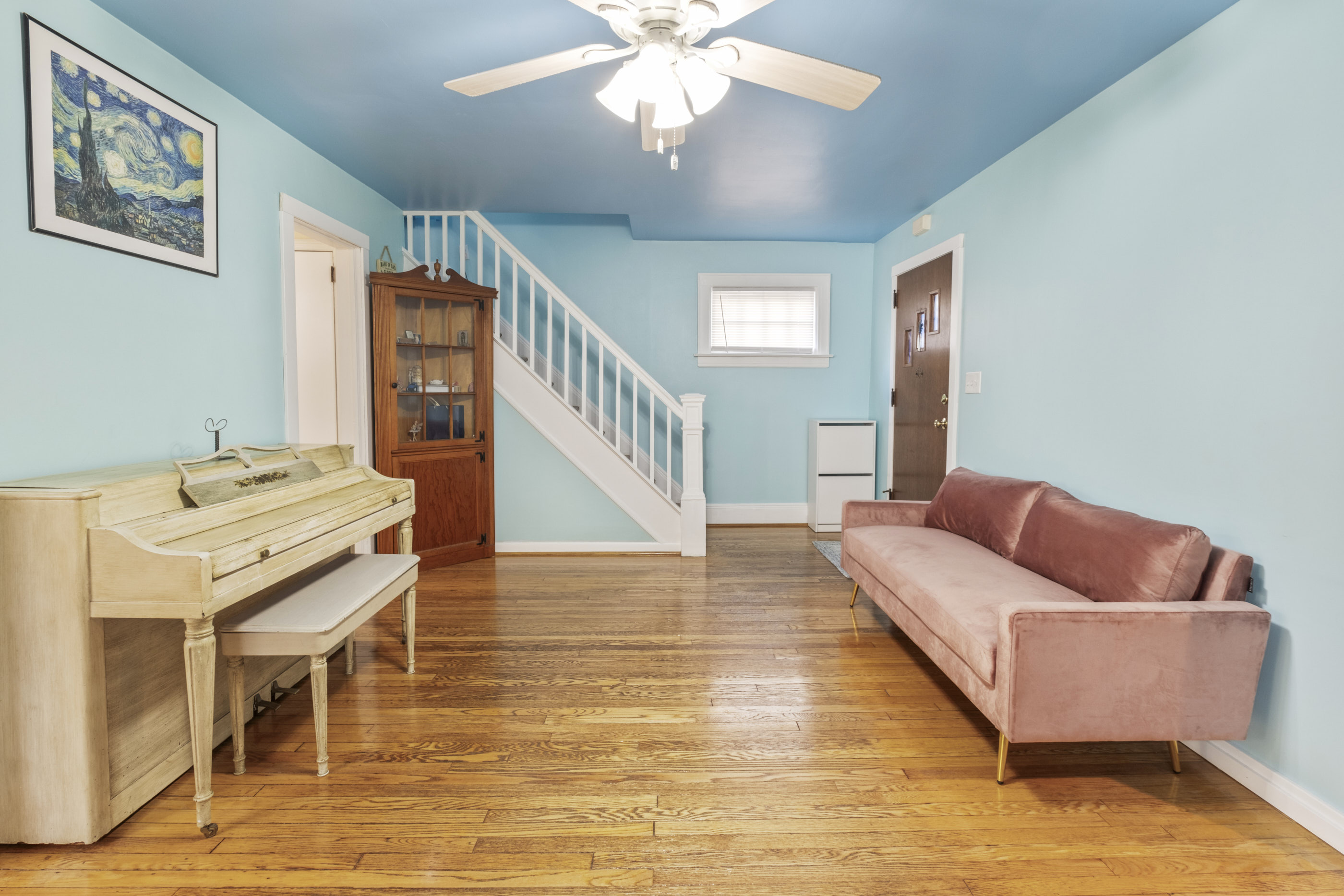 Floral Park, New York, 11001, United States, 3 Bedrooms Bedrooms, ,2 BathroomsBathrooms,Residential,For Sale,1974031