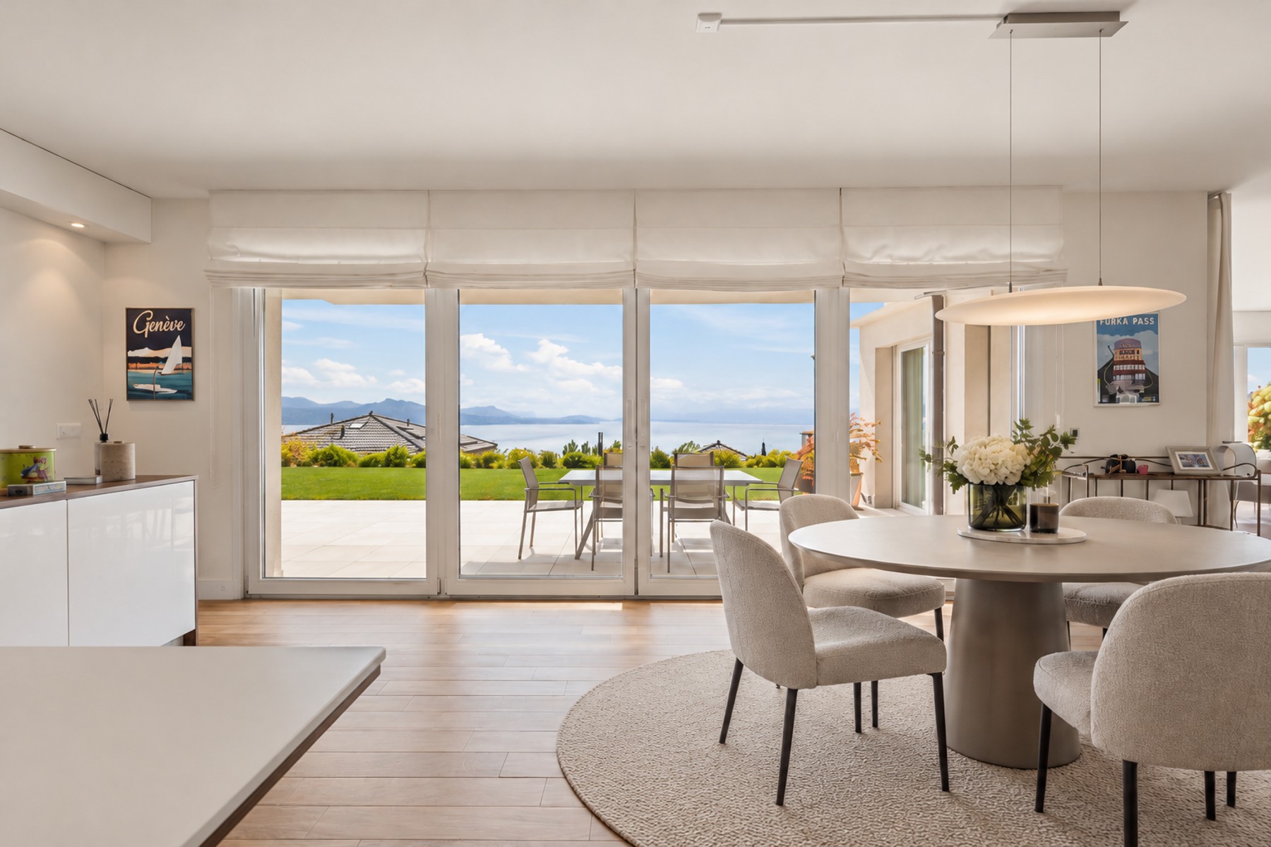  A peaceful haven bathed in light, with breathtaking views of the lake and the Al - 物件實景