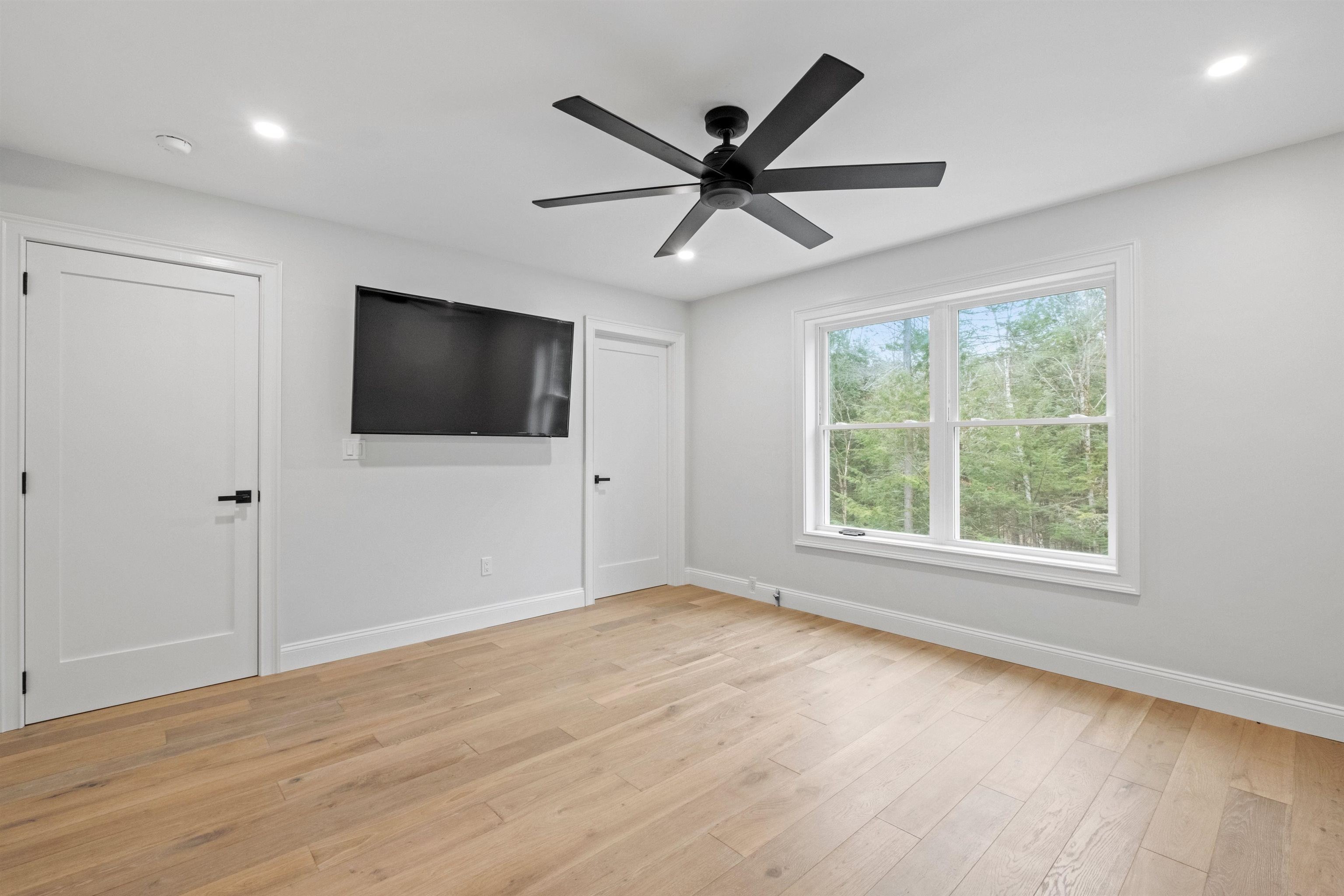 Thornton, New Hampshire, 03285, United States, 3 Bedrooms Bedrooms, ,3 BathroomsBathrooms,Residential,For Sale,1928868