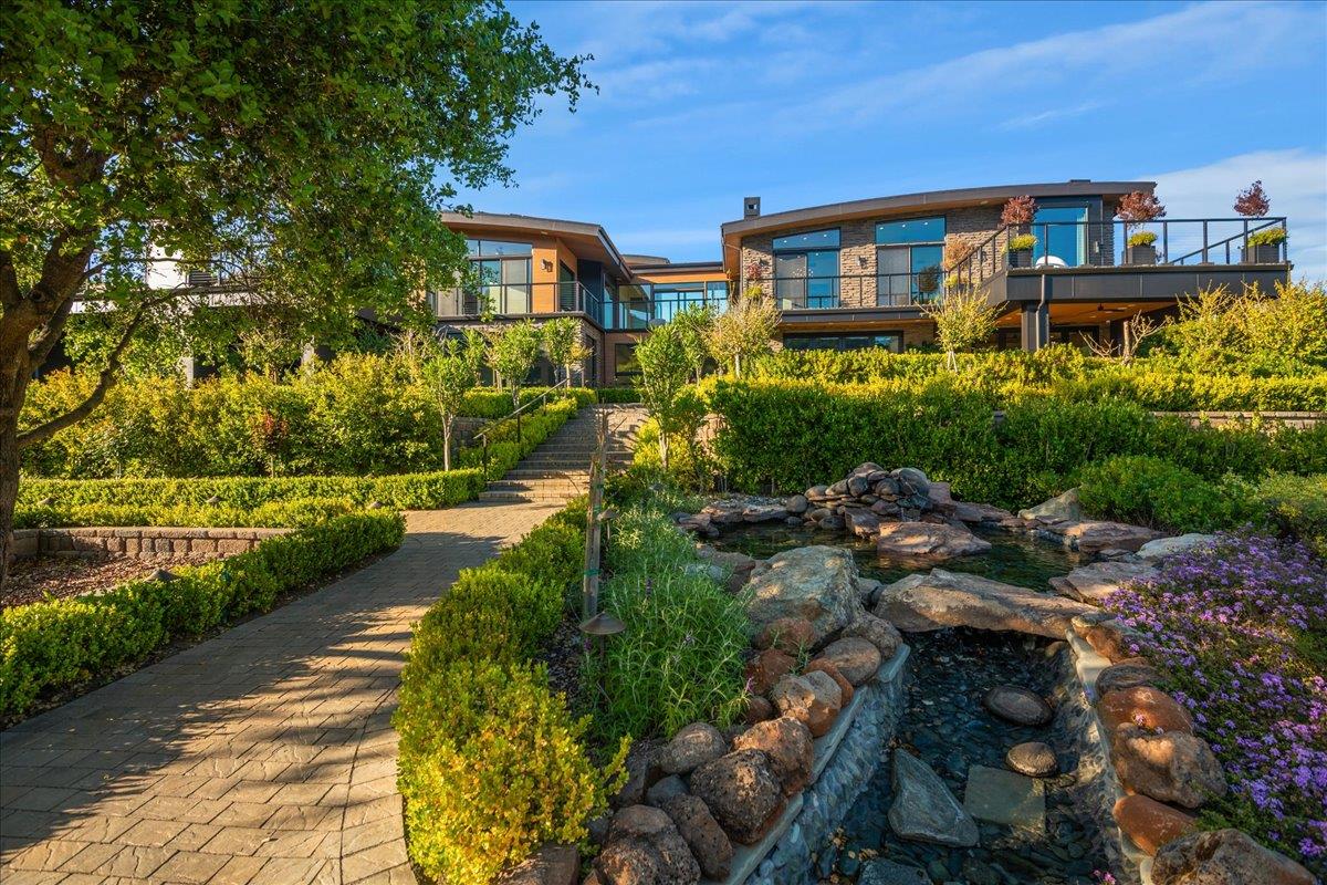 Saratoga, California, 95070, United States, 6 Bedrooms Bedrooms, ,11 BathroomsBathrooms,Residential,For Sale,1971416