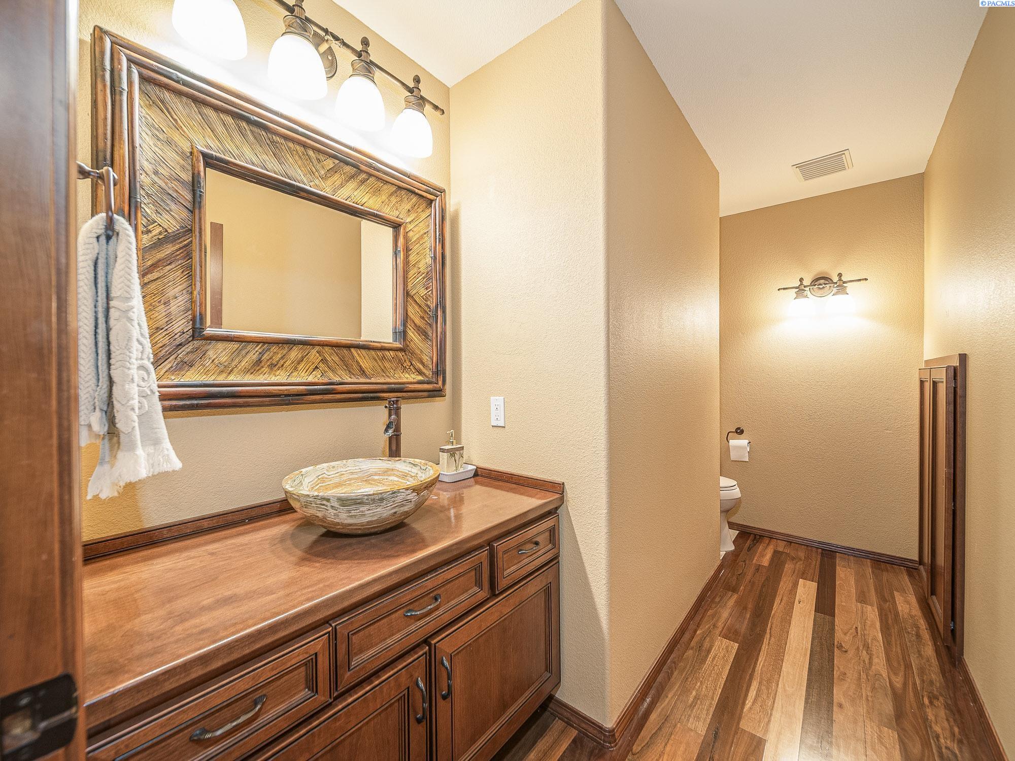 Yakima, Washington, 98908-0000, United States, 4 Bedrooms Bedrooms, ,2 BathroomsBathrooms,Residential,For Sale,1827891