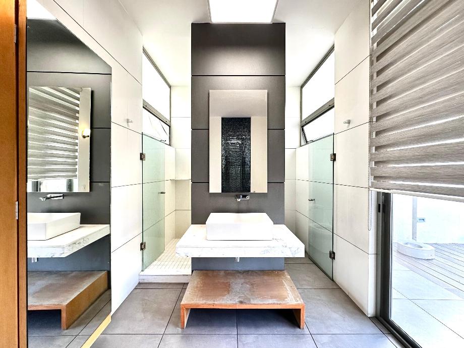 Zapopan, Jalisco, 45116, Mexico, 4 Bedrooms Bedrooms, ,6 BathroomsBathrooms,Residential,For Sale,1918860