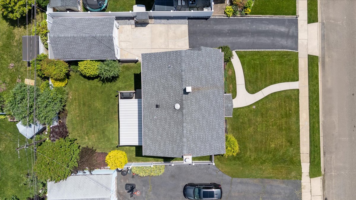 Levittown, New York, 11756, United States, 5 Bedrooms Bedrooms, ,2 BathroomsBathrooms,Residential,For Sale,1920496