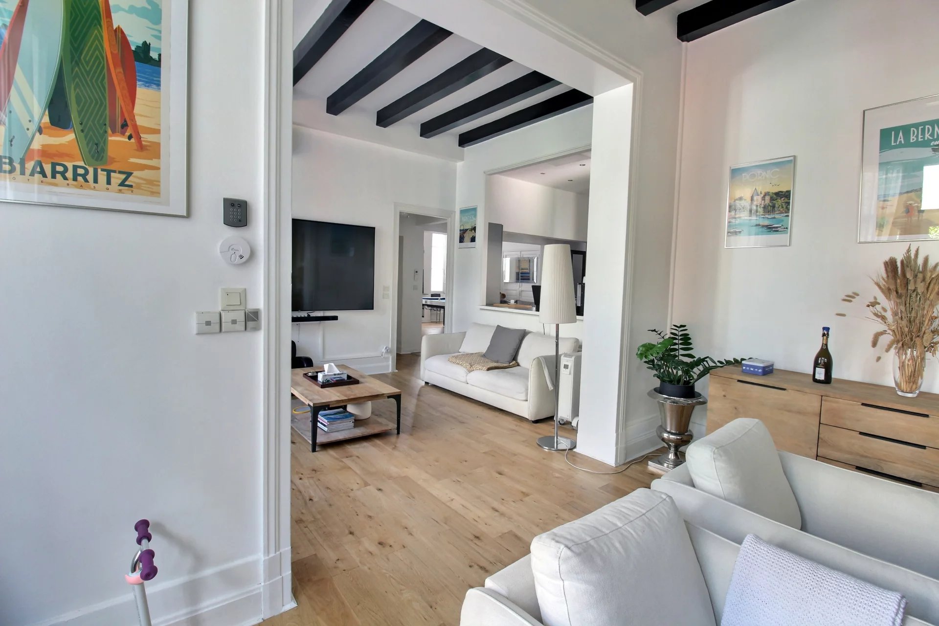 Bordeaux, New Aquitaine, 33000, FR, 6 Bedrooms Bedrooms, ,4 BathroomsBathrooms,Residential,For Sale,1254015