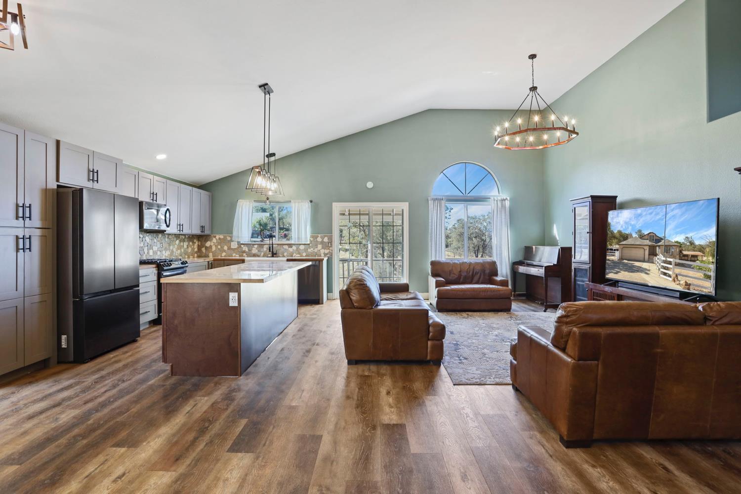 Valley Springs, California, 95252, United States, 3 Bedrooms Bedrooms, ,2 BathroomsBathrooms,Residential,For Sale,1978438