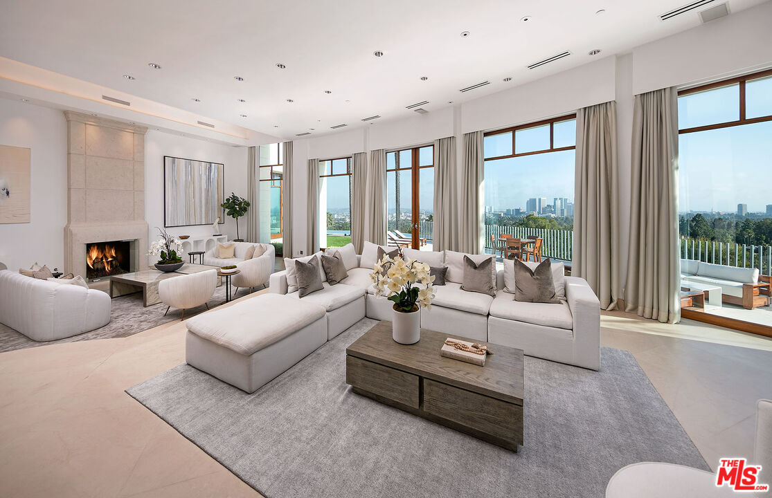 1118 Calle Vista Dr, Beverly Hills, California, 90210, United States, 4 Bedrooms Bedrooms, ,8 BathroomsBathrooms,Residential,For Sale,1118 Calle Vista Dr,1644592