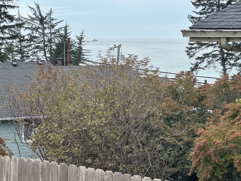 Brookings, Oregon, 97415, United States, 3 Bedrooms Bedrooms, ,3 BathroomsBathrooms,Residential,For Sale,1977245