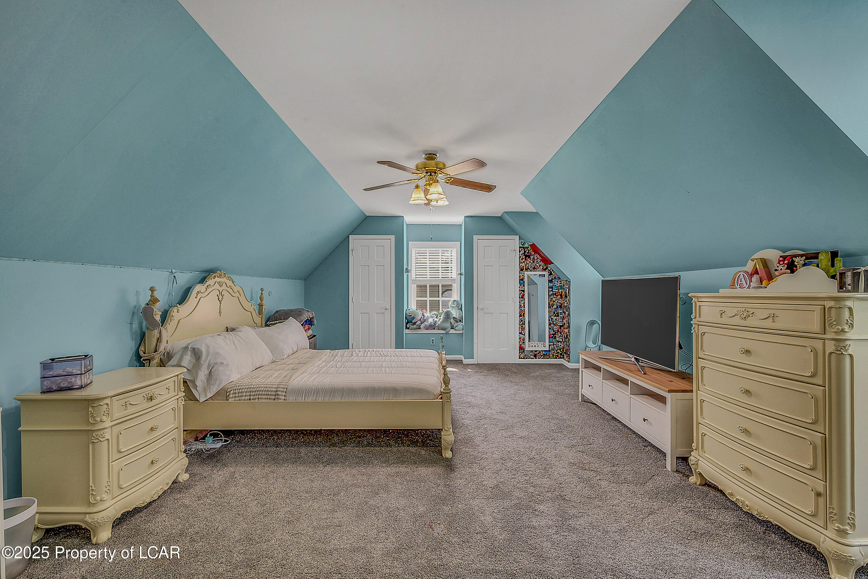 Shavertown, Pennsylvania, 18708, United States, 4 Bedrooms Bedrooms, ,3 BathroomsBathrooms,Residential,For Sale,1943613