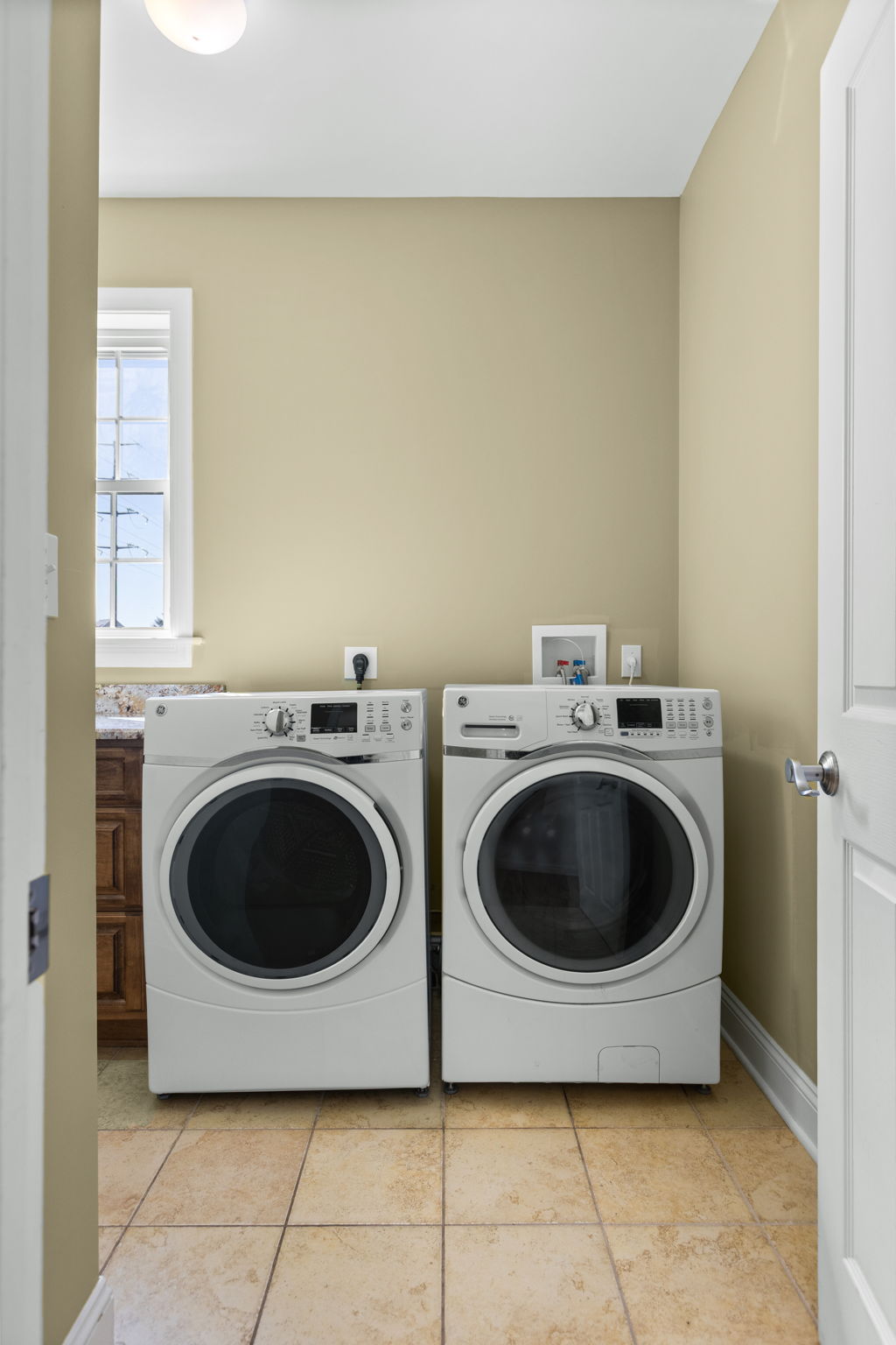 Danville, Pennsylvania, 17821, United States, 4 Bedrooms Bedrooms, ,3 BathroomsBathrooms,Residential,For Sale,1979646