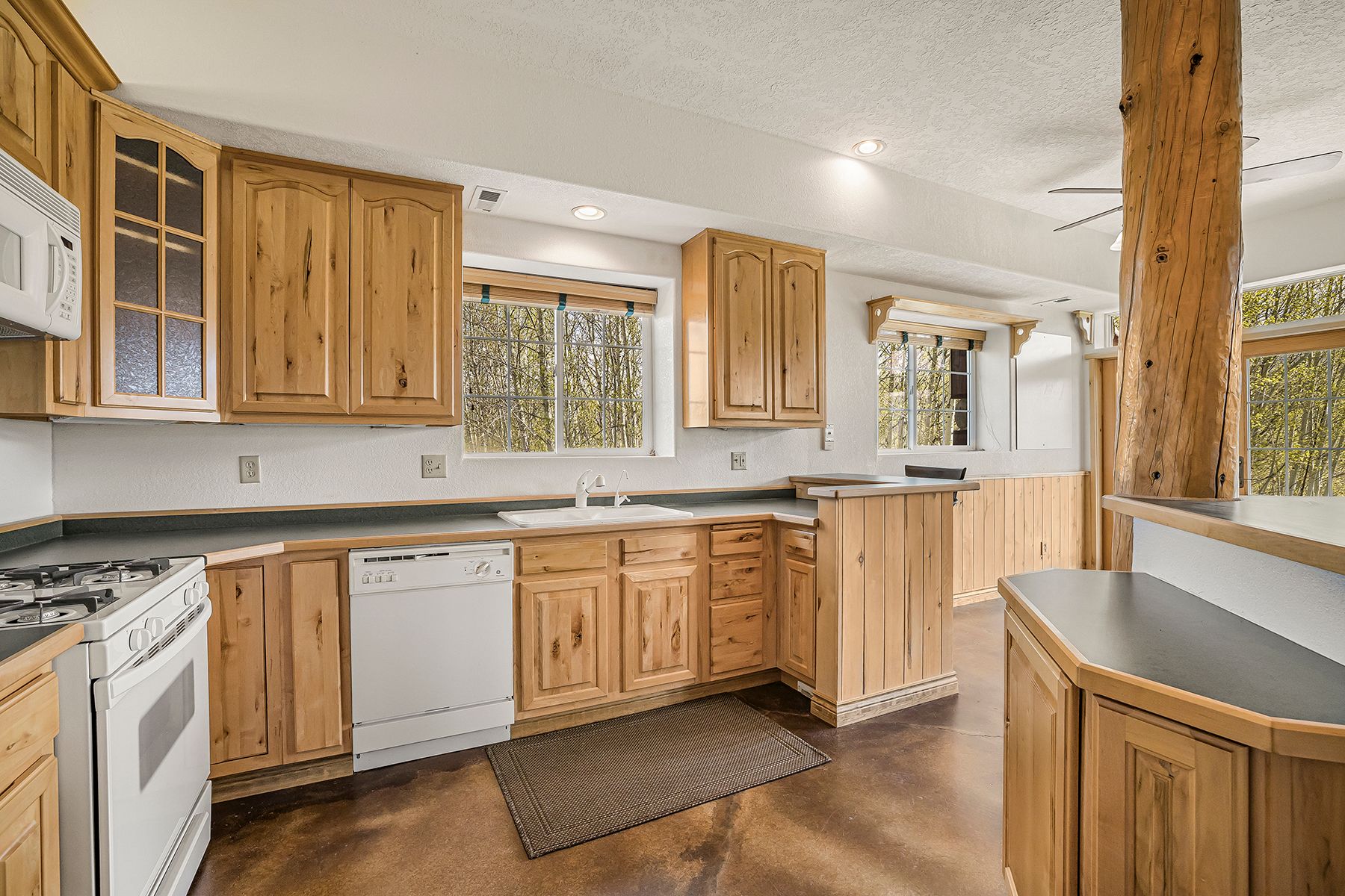  where  the mountains meet mccoy - 物件實景